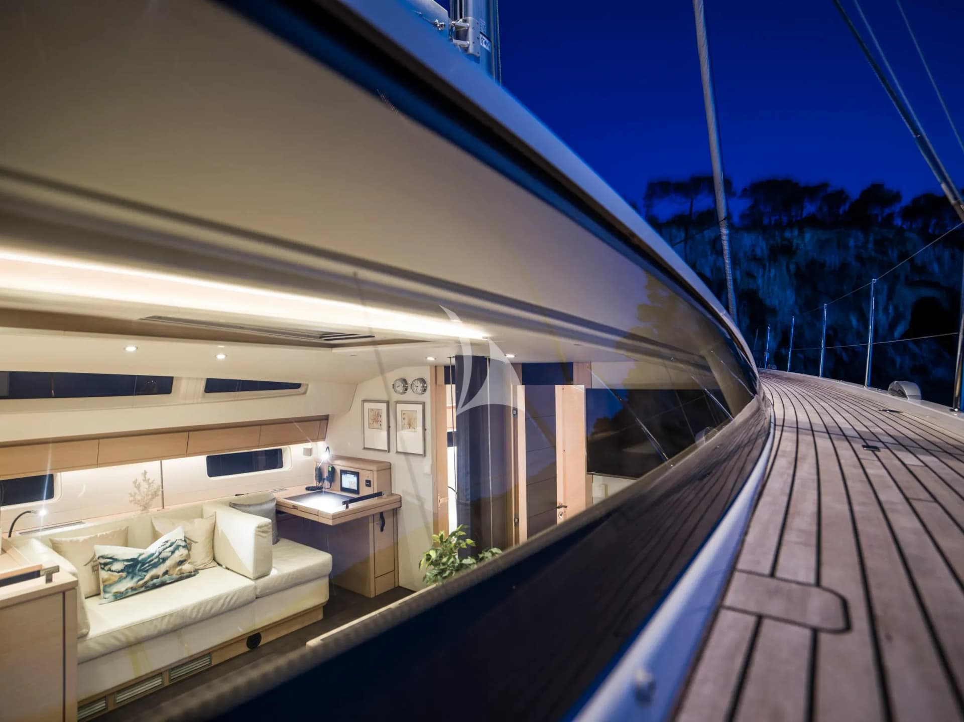 THEA – Exterior