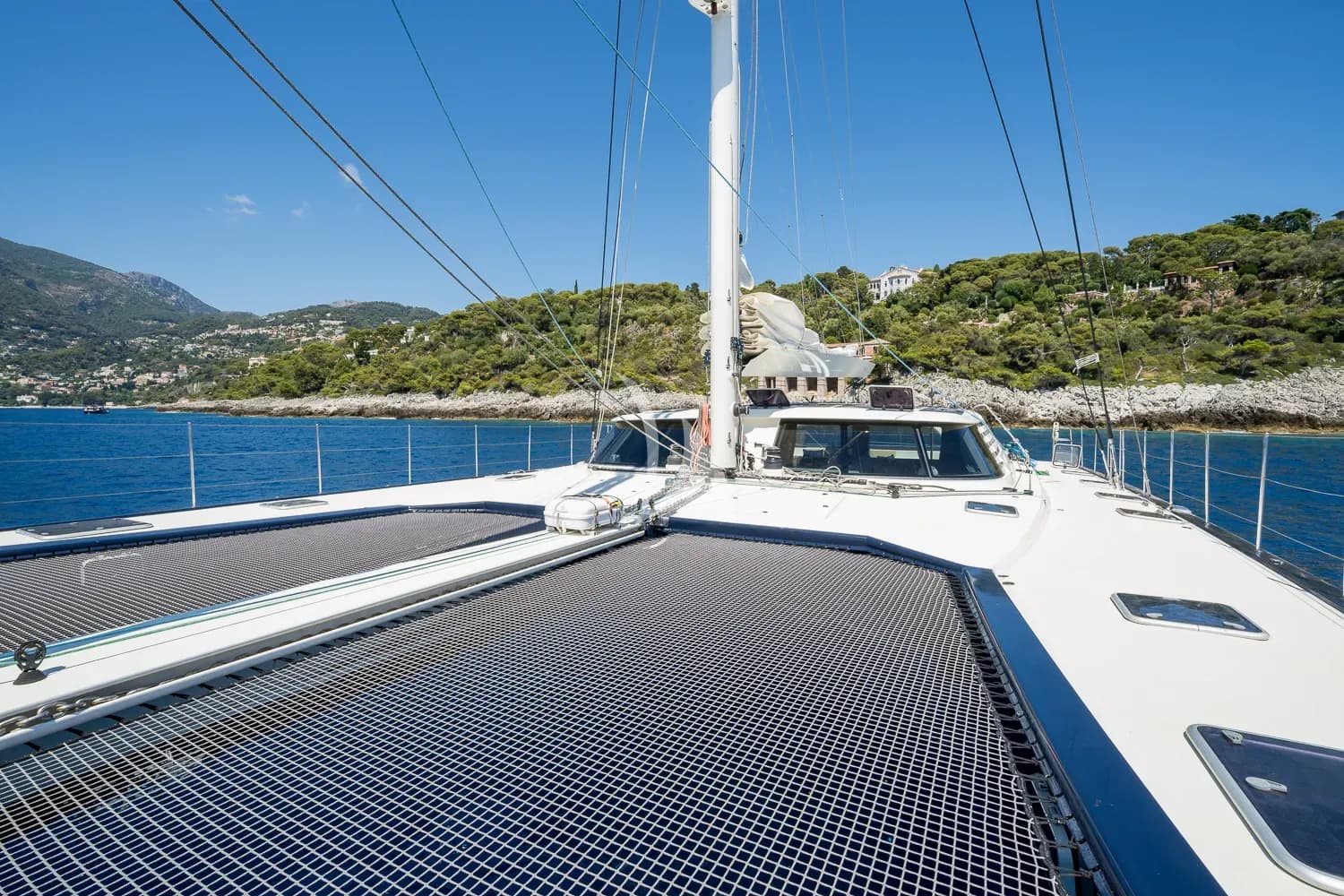 MIROVIA – Exterior