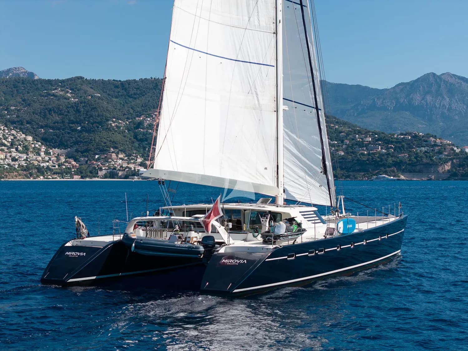 MIROVIA – Exterior