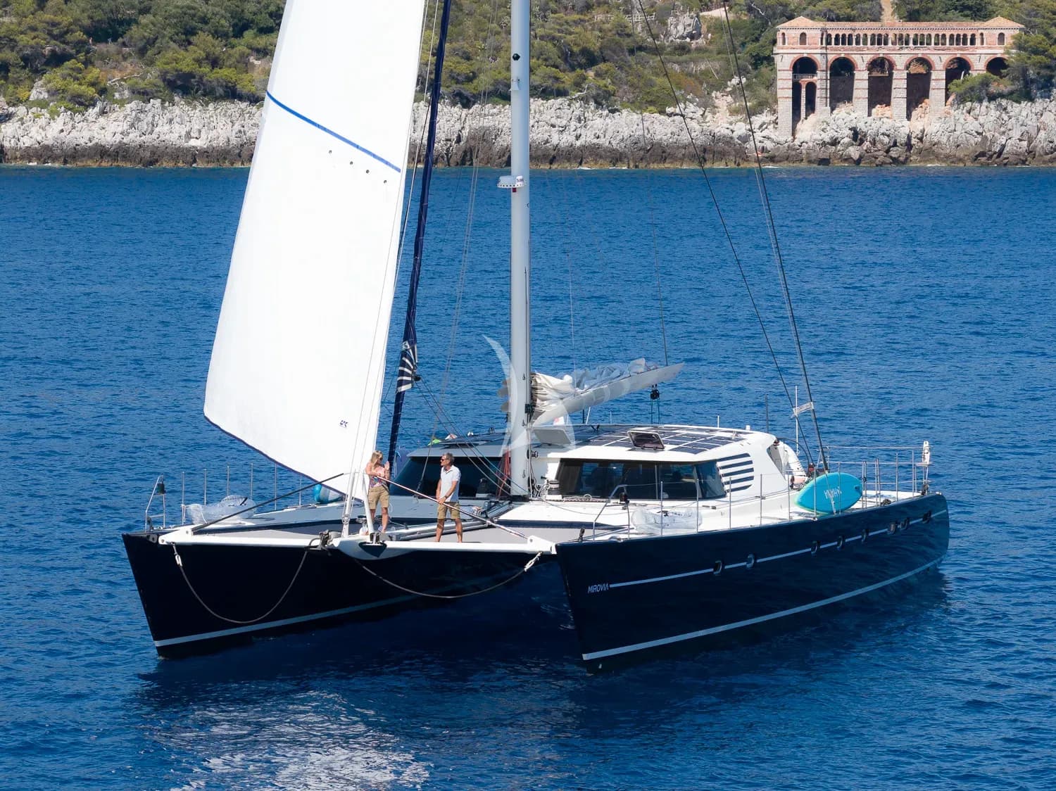 MIROVIA – Exterior