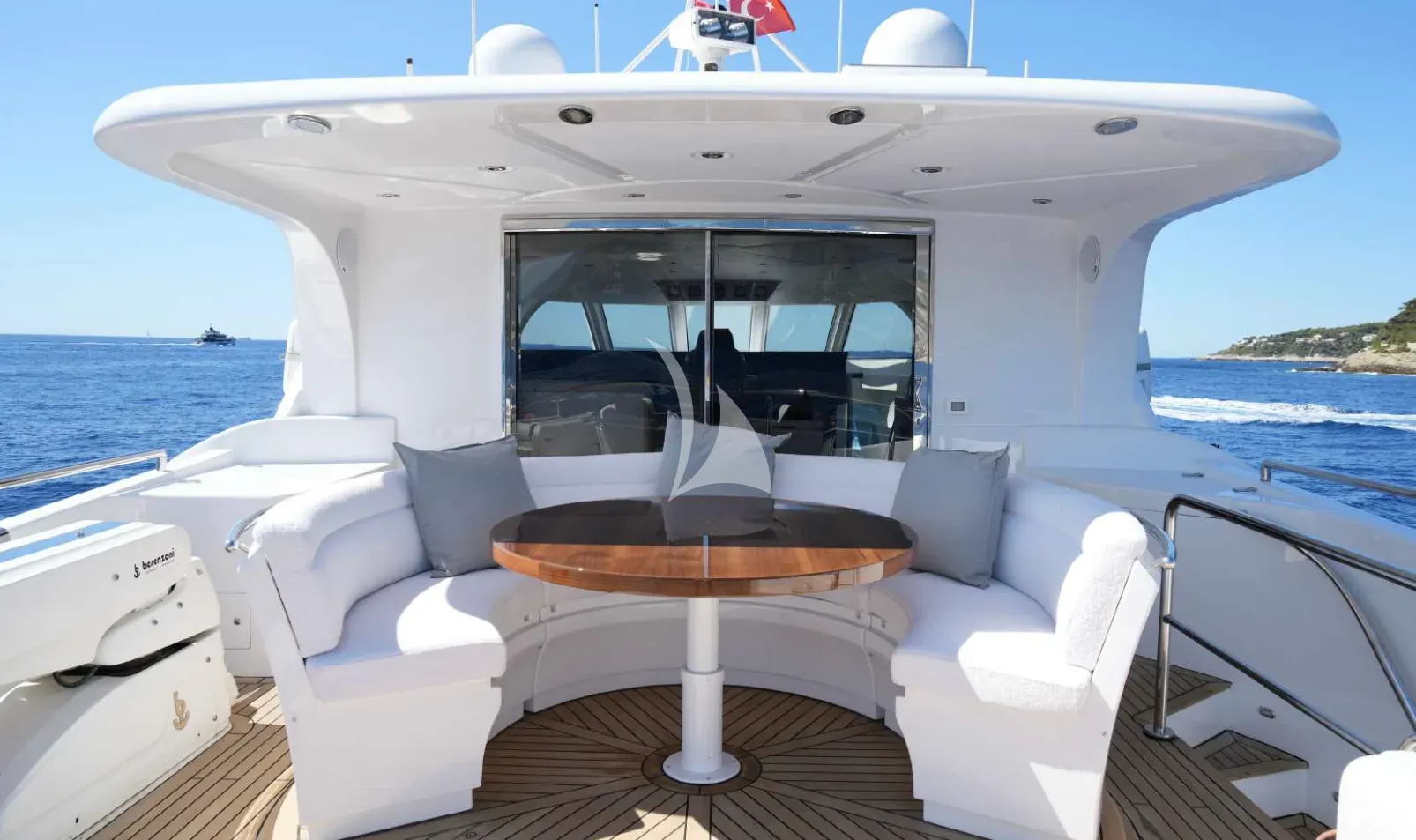 SEA BREEZE ONE – Exterior
