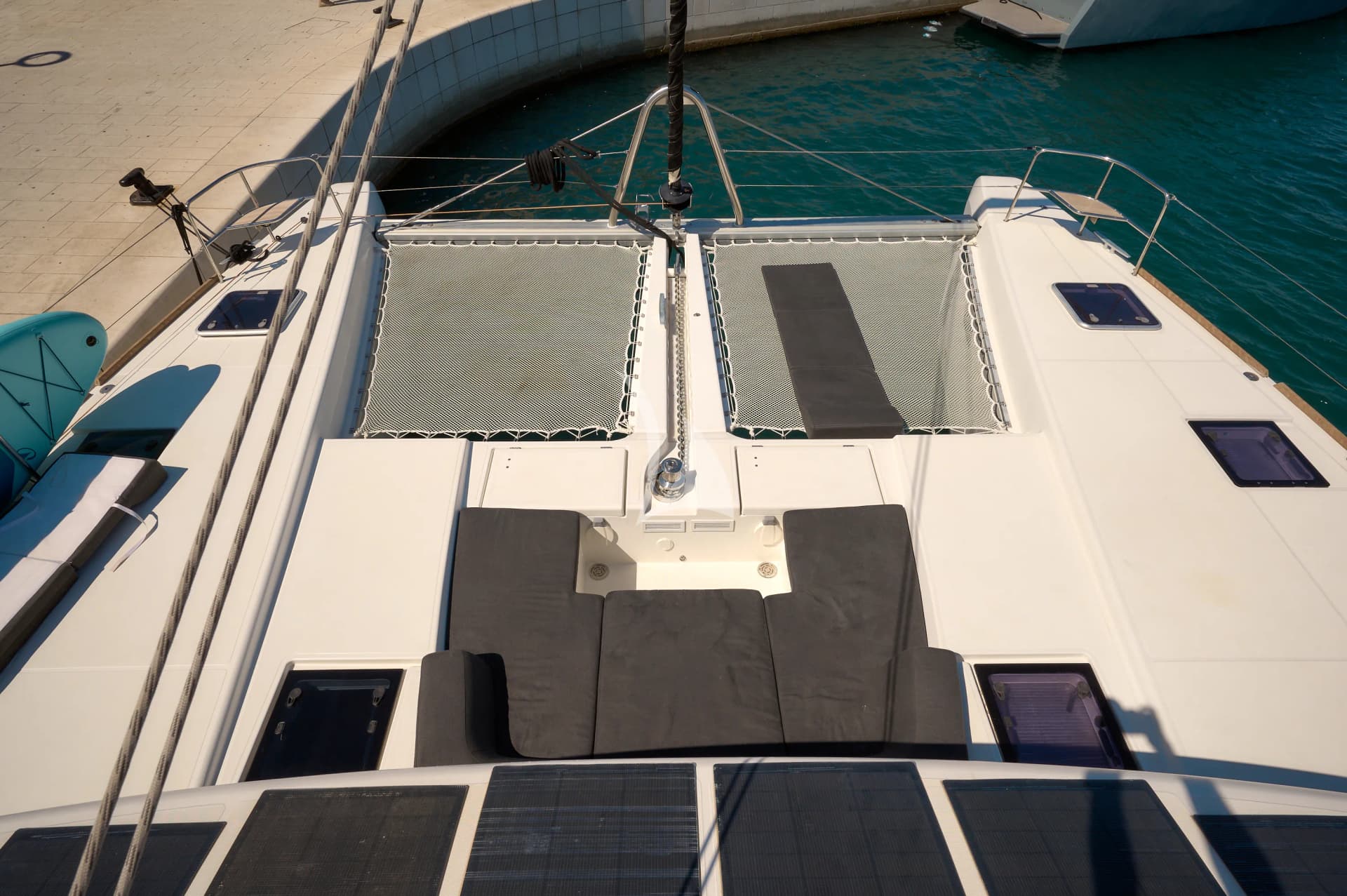 AKANA – Exterior