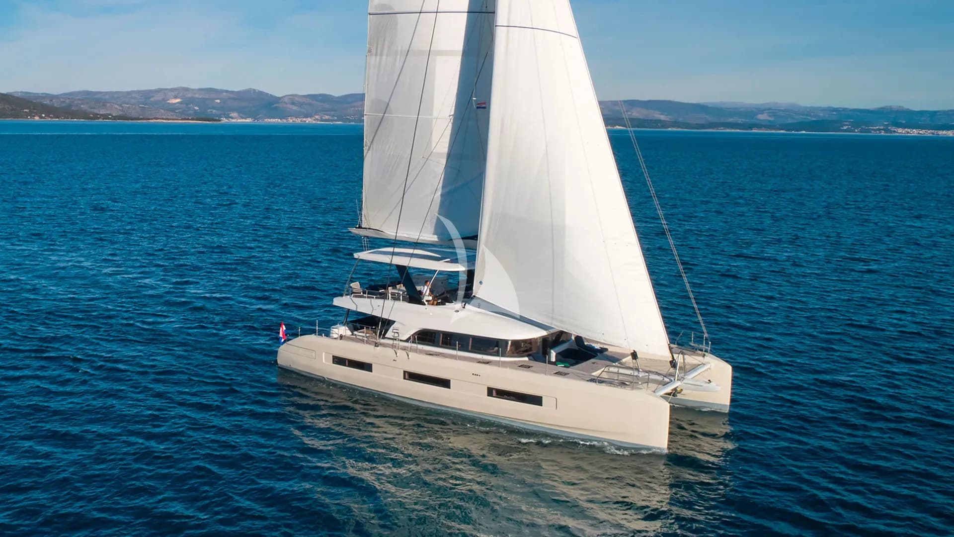 AMADA MIA – Exterior