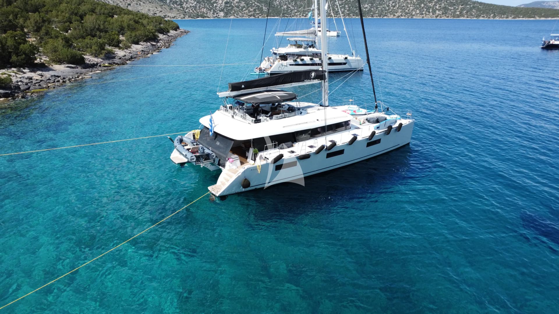 ATLANTIS – Exterior