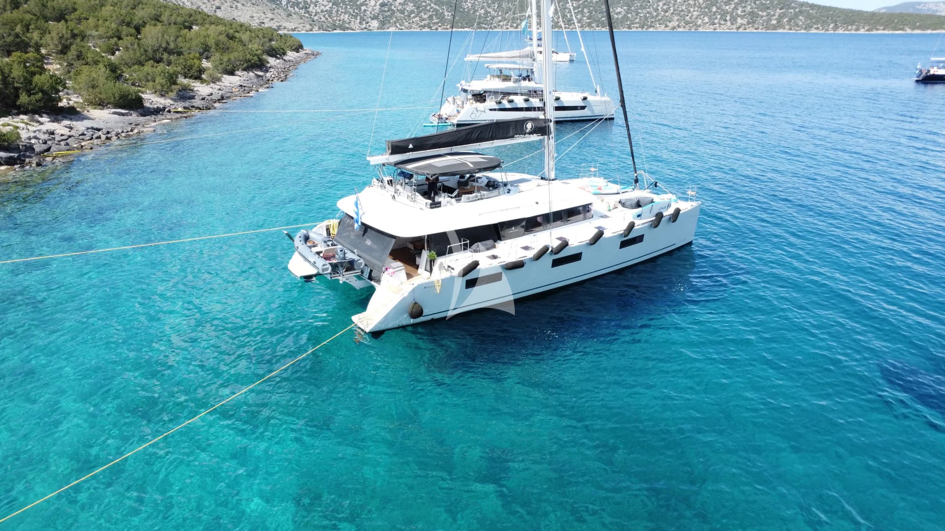 ATLANTIS – Exterior