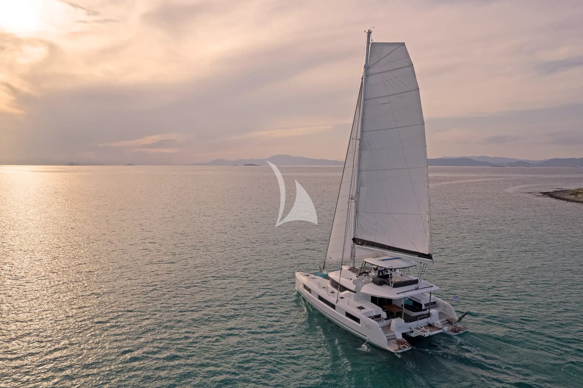 EFFIE STAR – Exterior