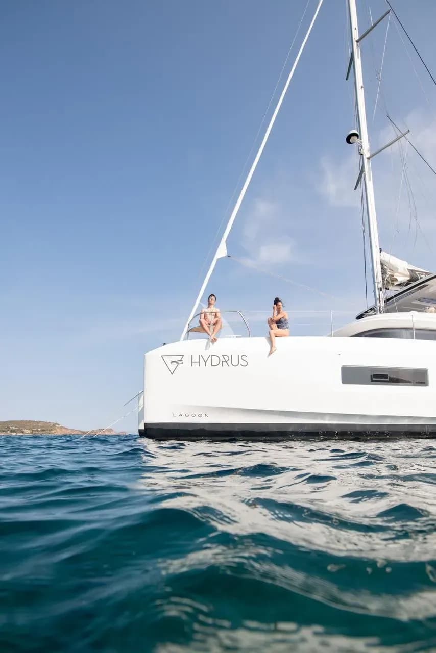 HYDRUS – Exterior
