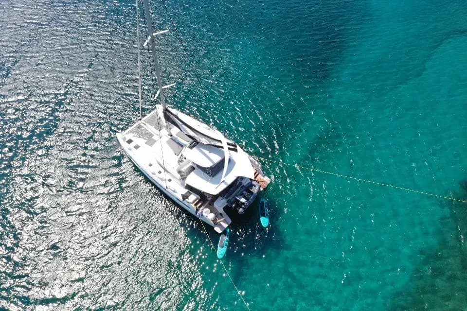 JEWEL – Exterior