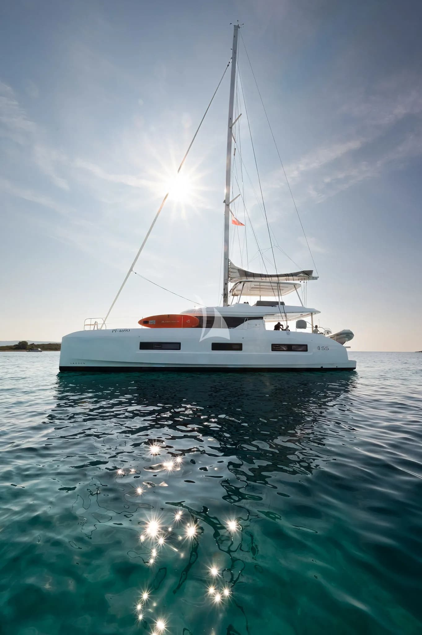 LADY M – Exterior