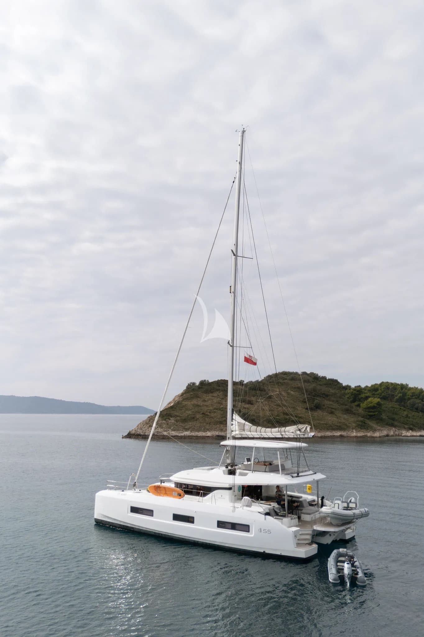 LADY M – Exterior