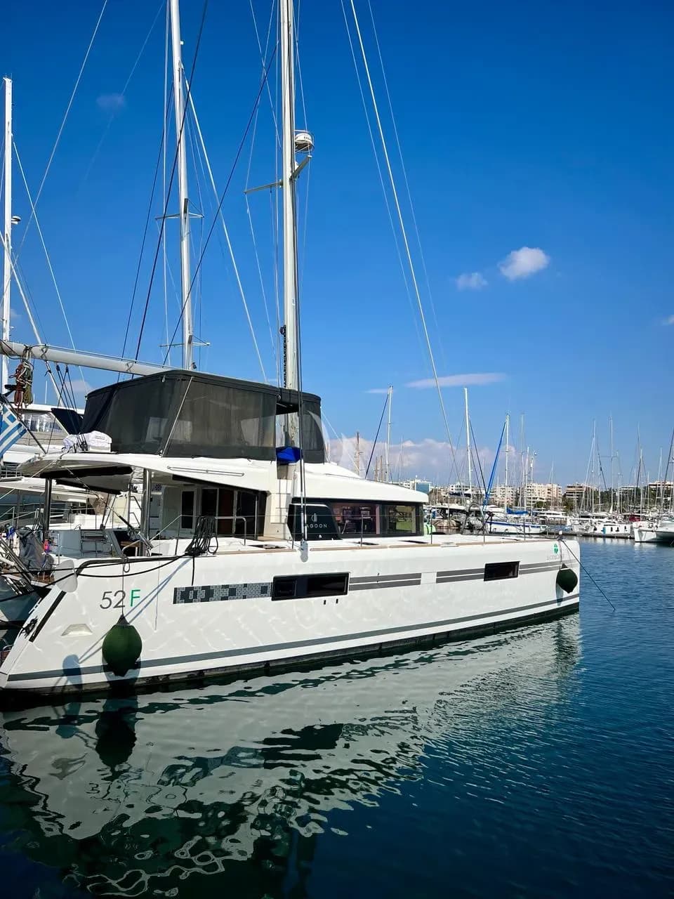 Lucky Clover – Exterior