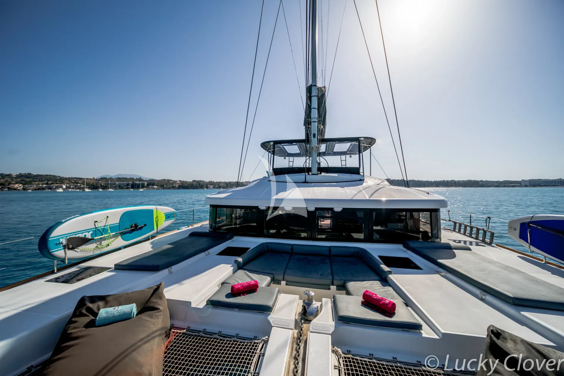 Lucky Clover – Exterior