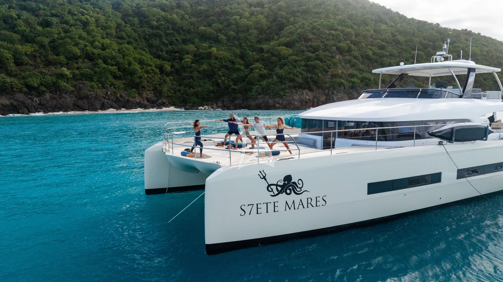 SIETE MARES – Exterior