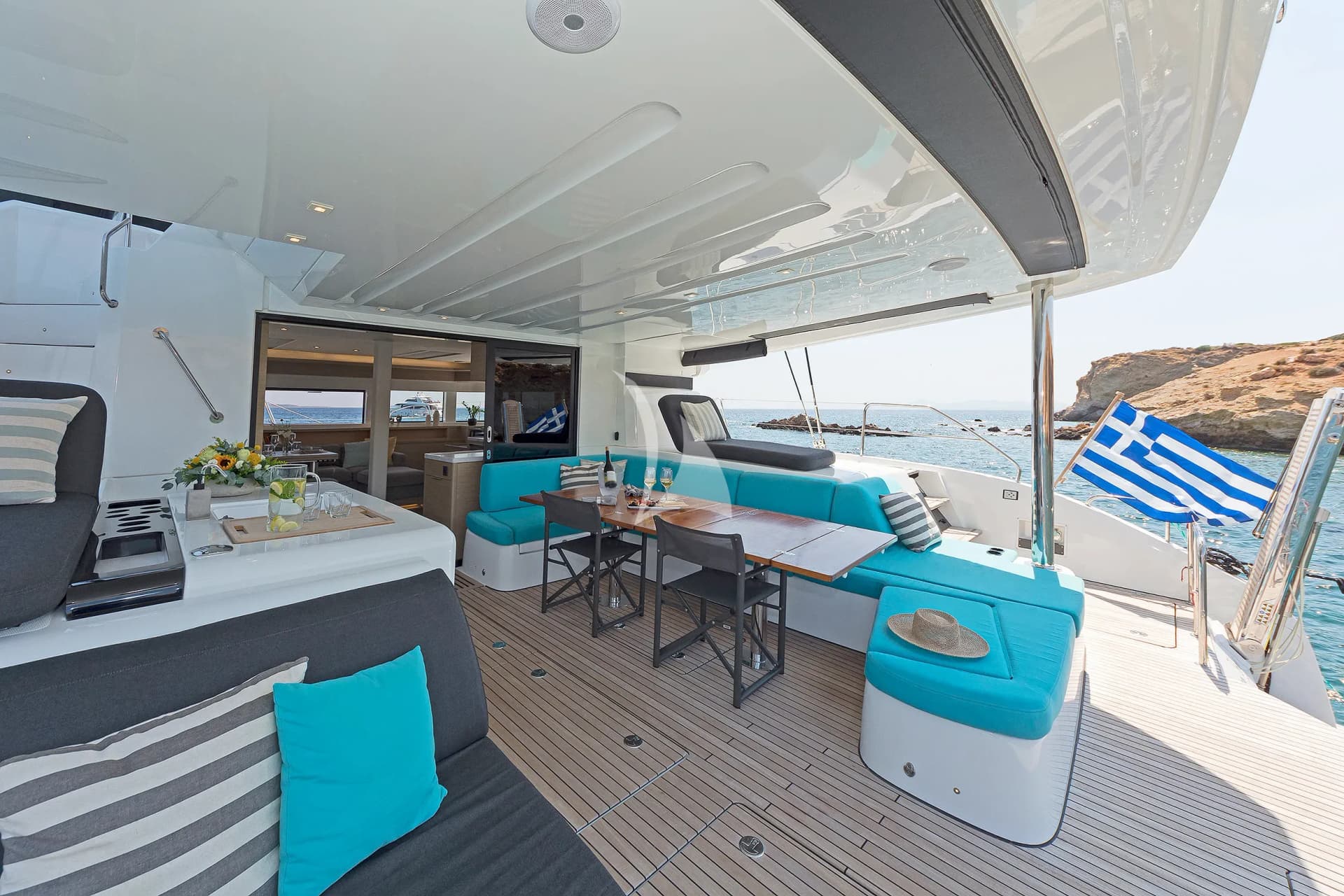 VERINA STAR – Exterior