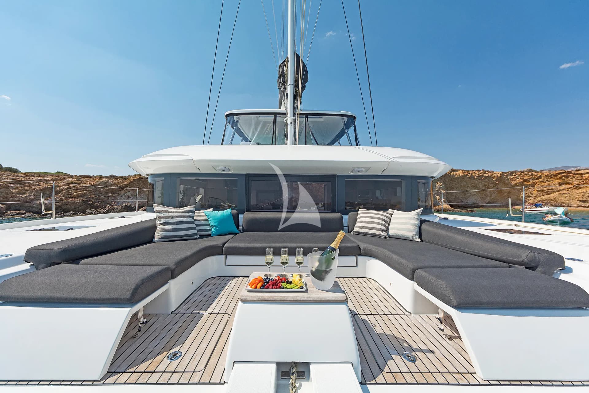 VERINA STAR – Exterior