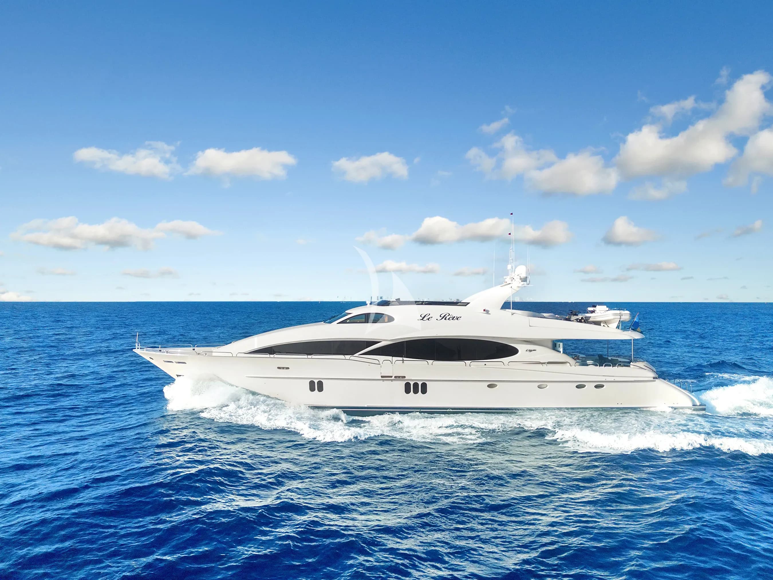 LE REVE – Exterior