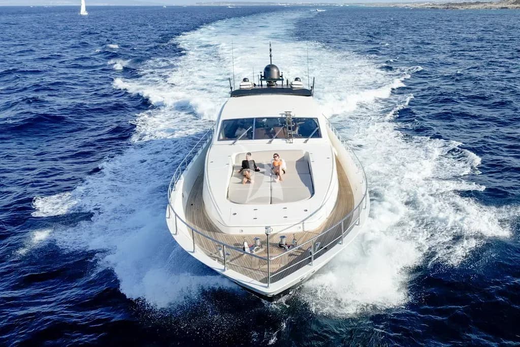 aYa one – Exterior
