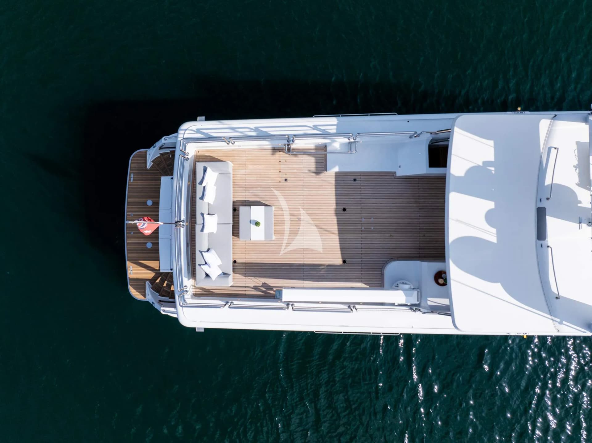 SHORE THING – Exterior
