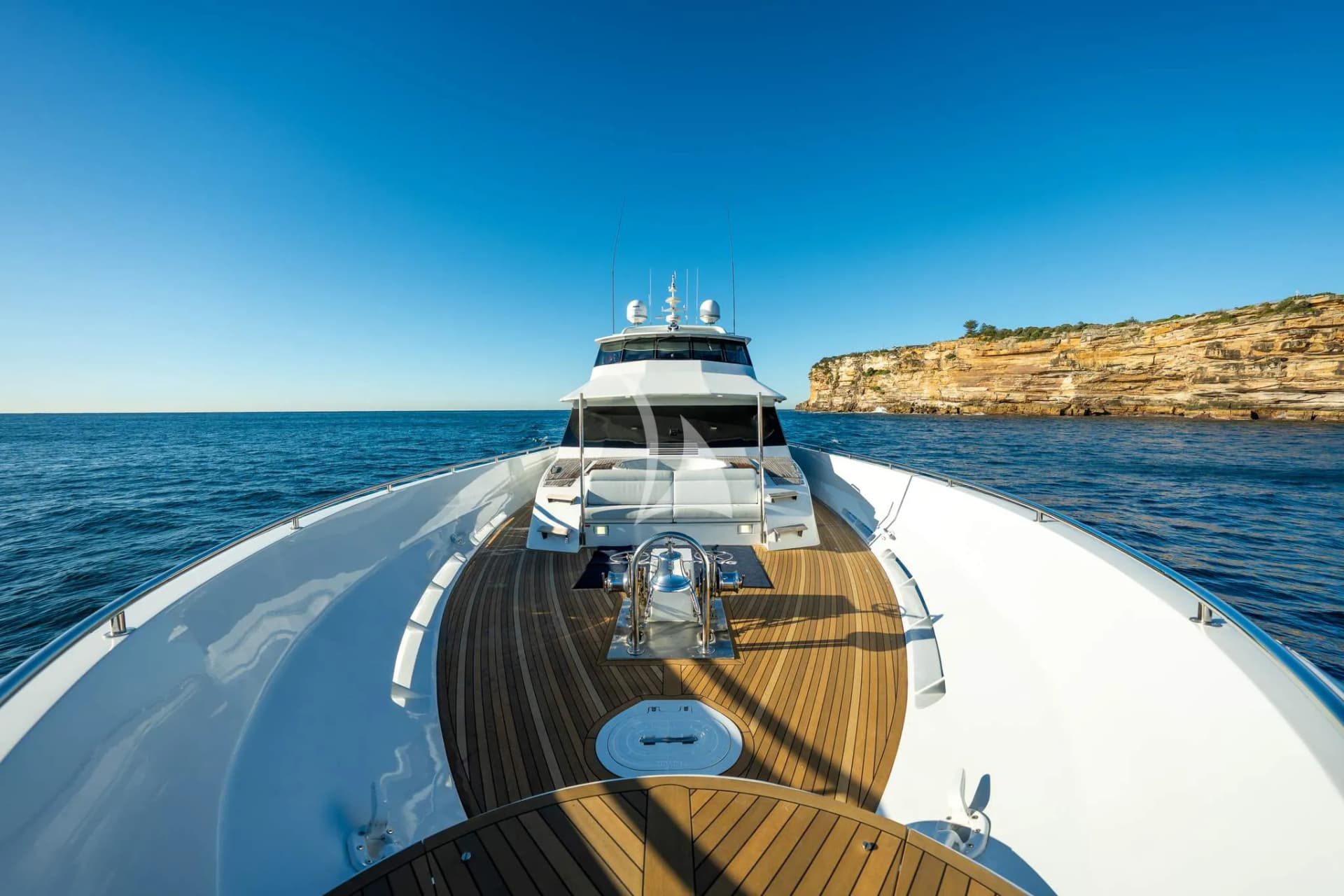 SHORE THING – Exterior