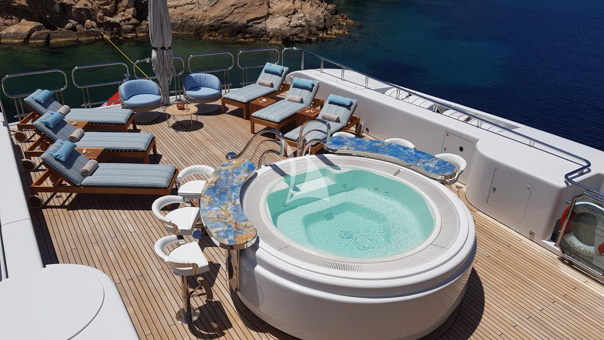 CAPRI I – Exterior