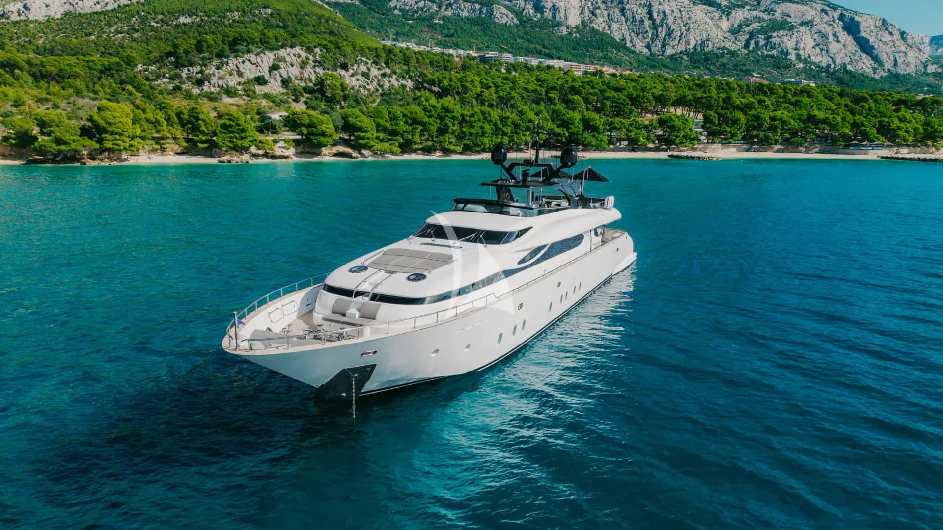 Cynthia – Exterior