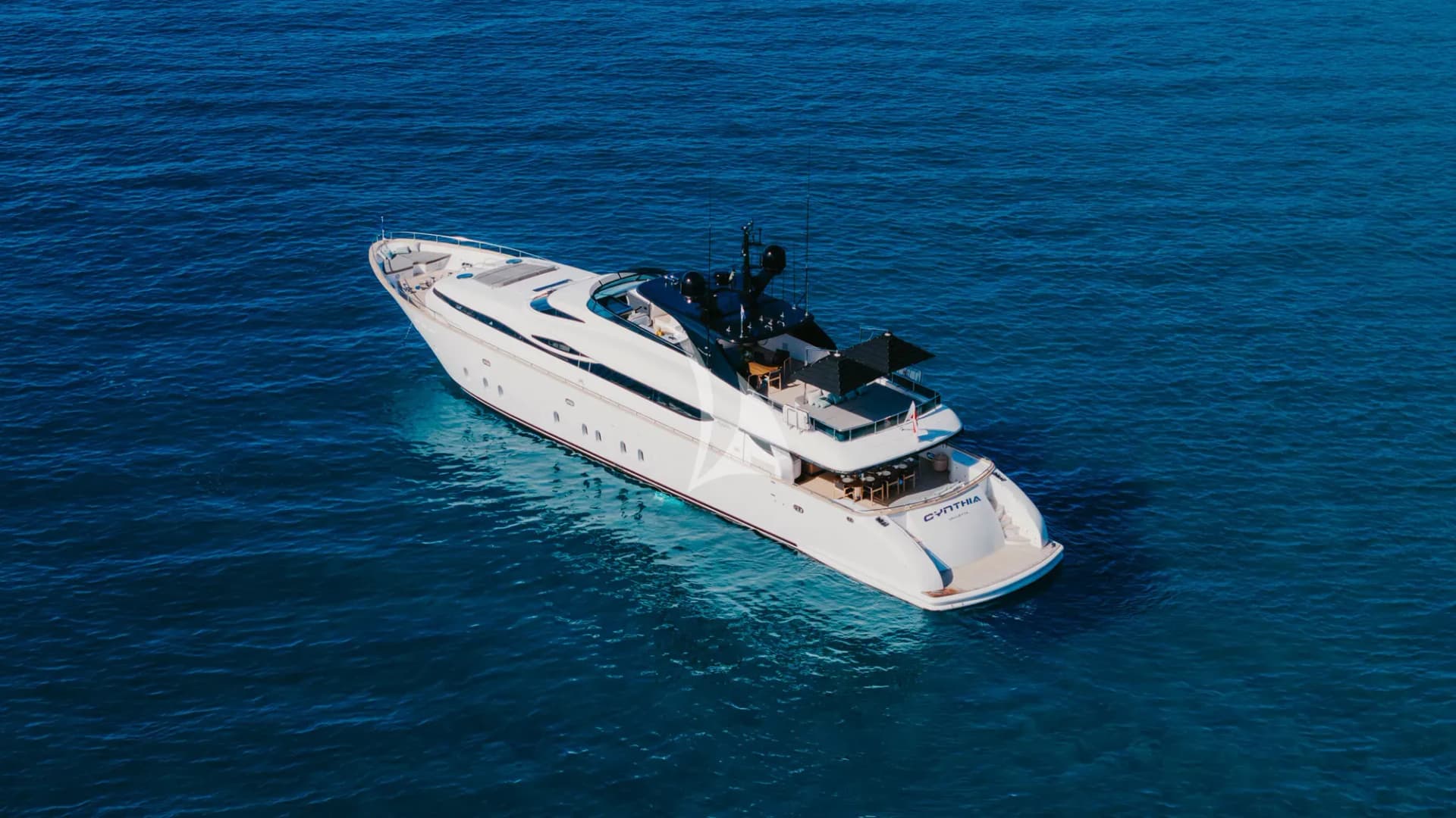 Cynthia – Exterior
