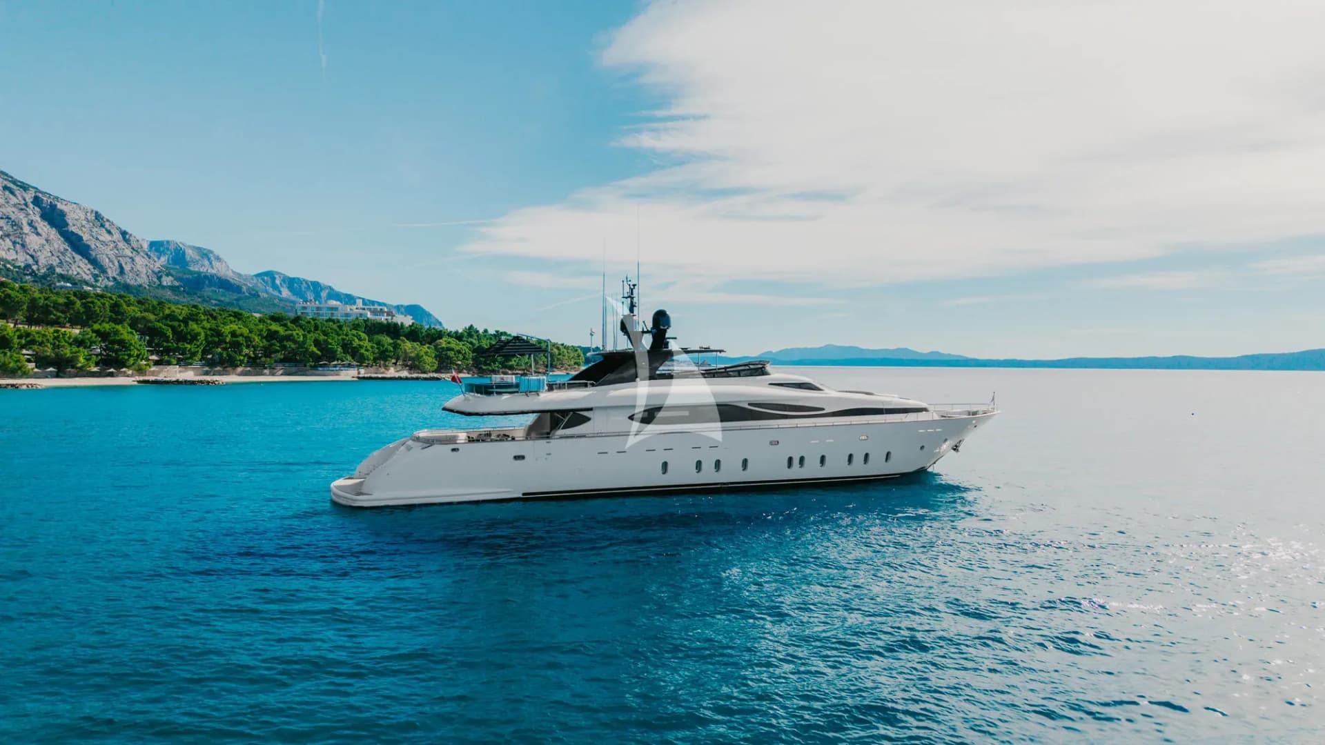 Cynthia – Exterior