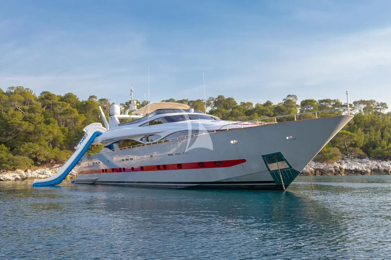 GLAROS – Exterior