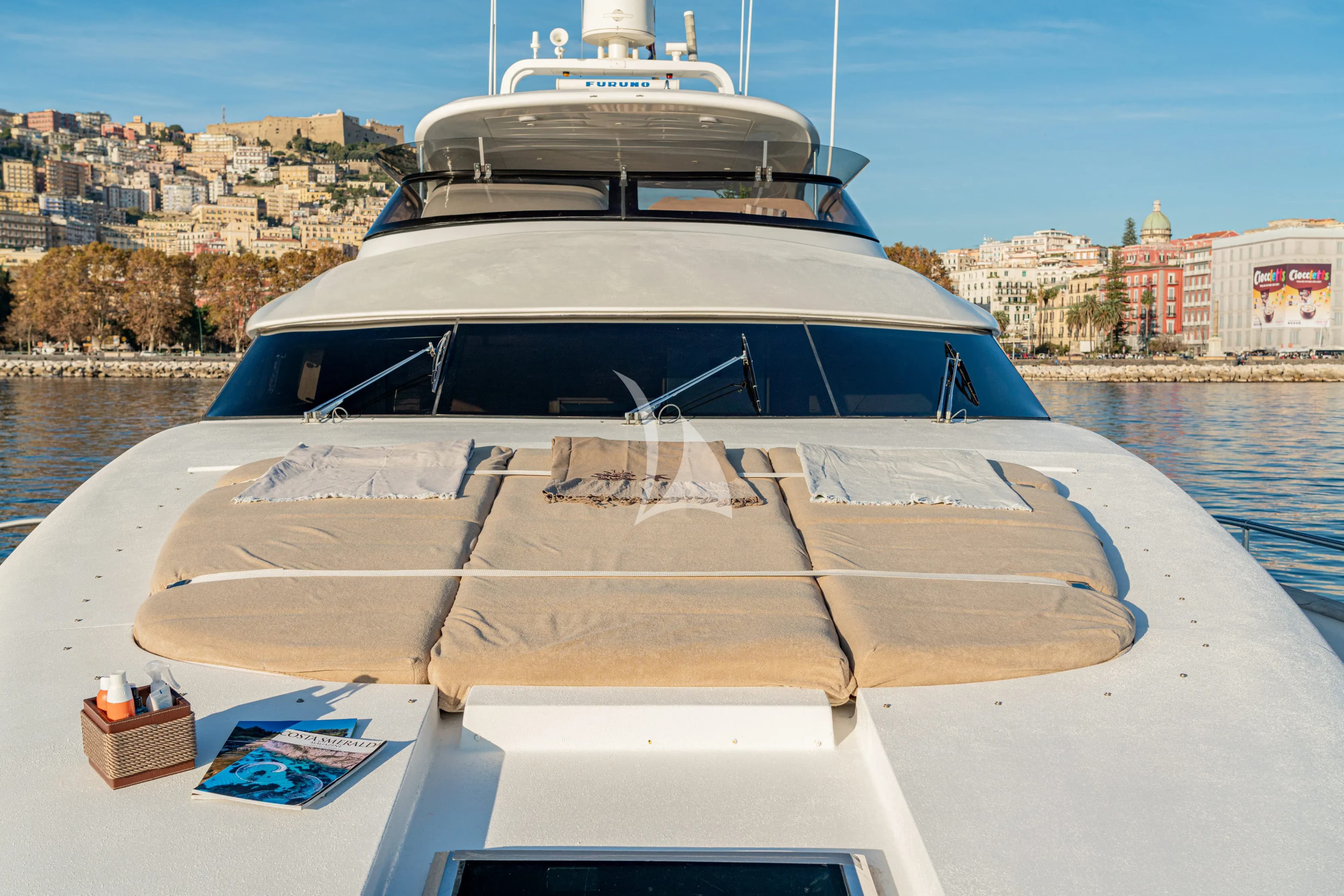 MY LIFE – Exterior