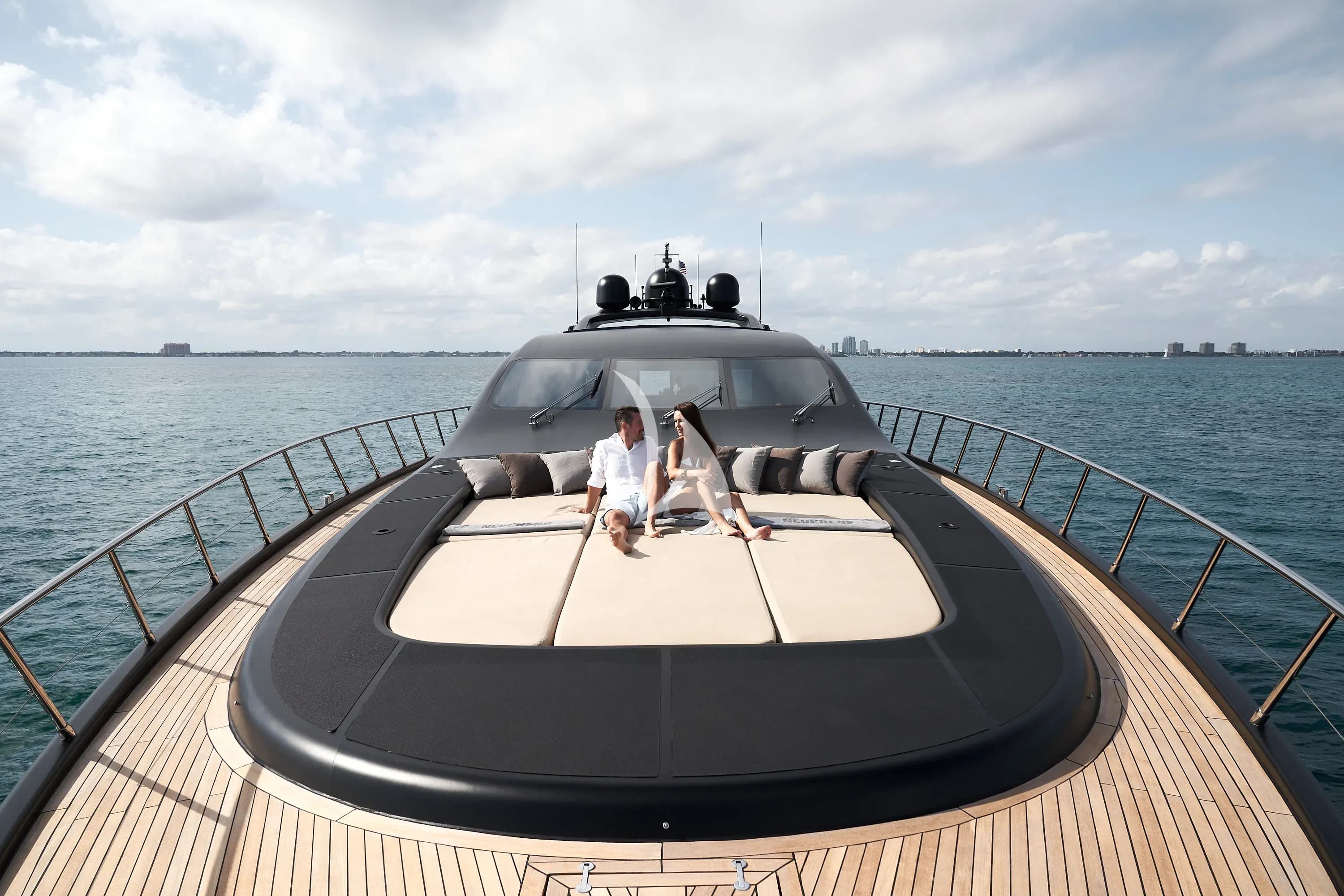 NEOPRENE – Exterior