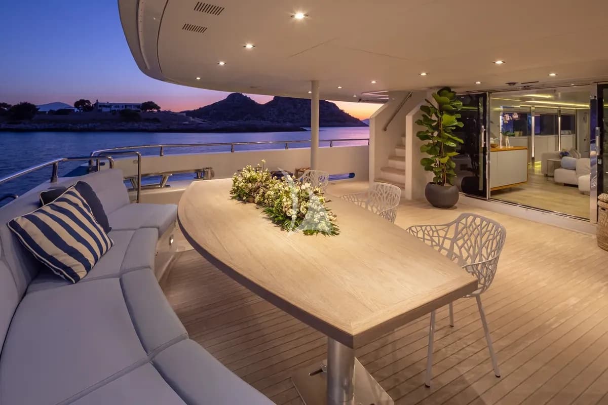 SEA WOLF – Exterior