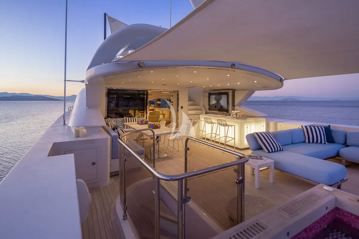 SEA WOLF – Exterior