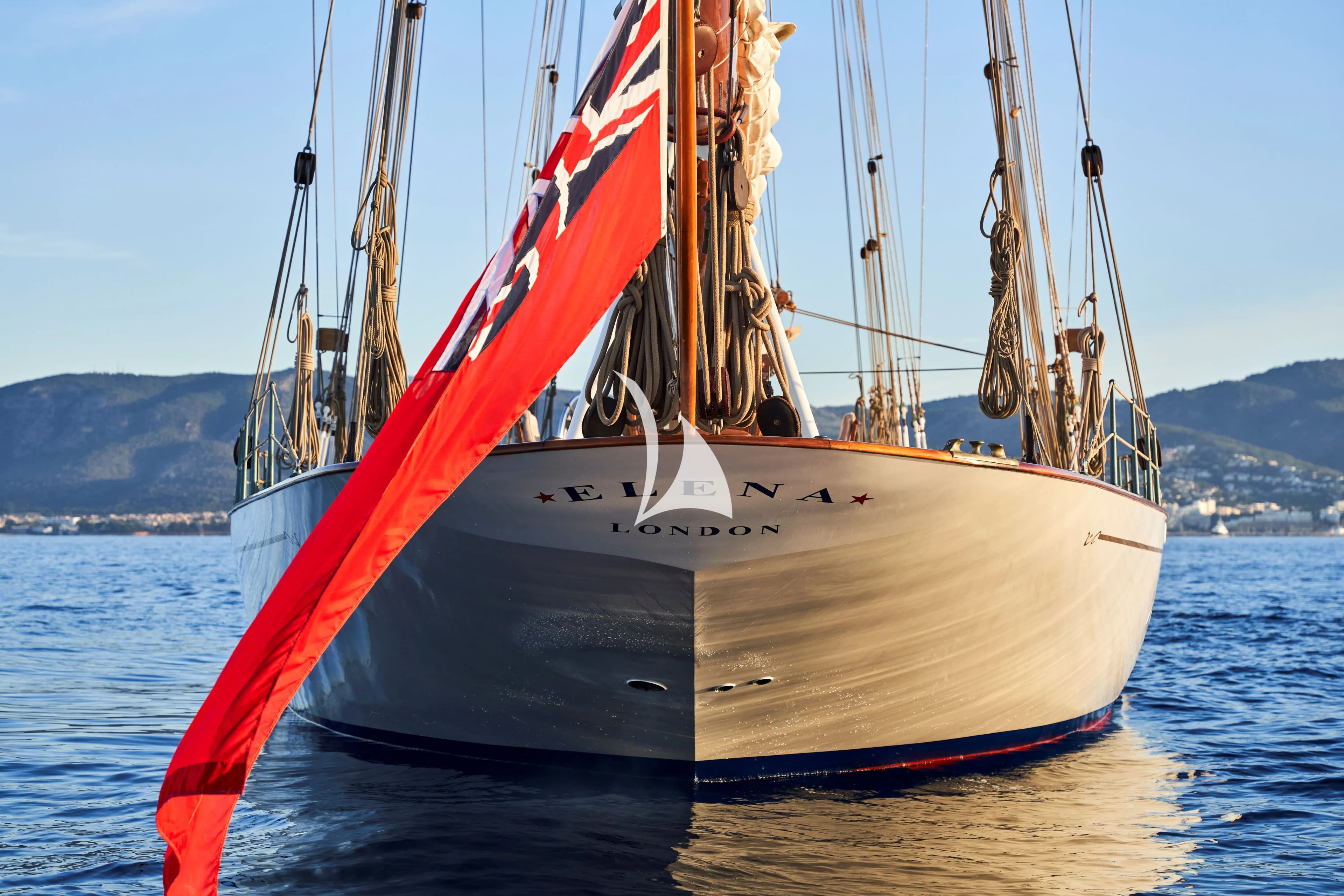ELENA of LONDON – Exterior
