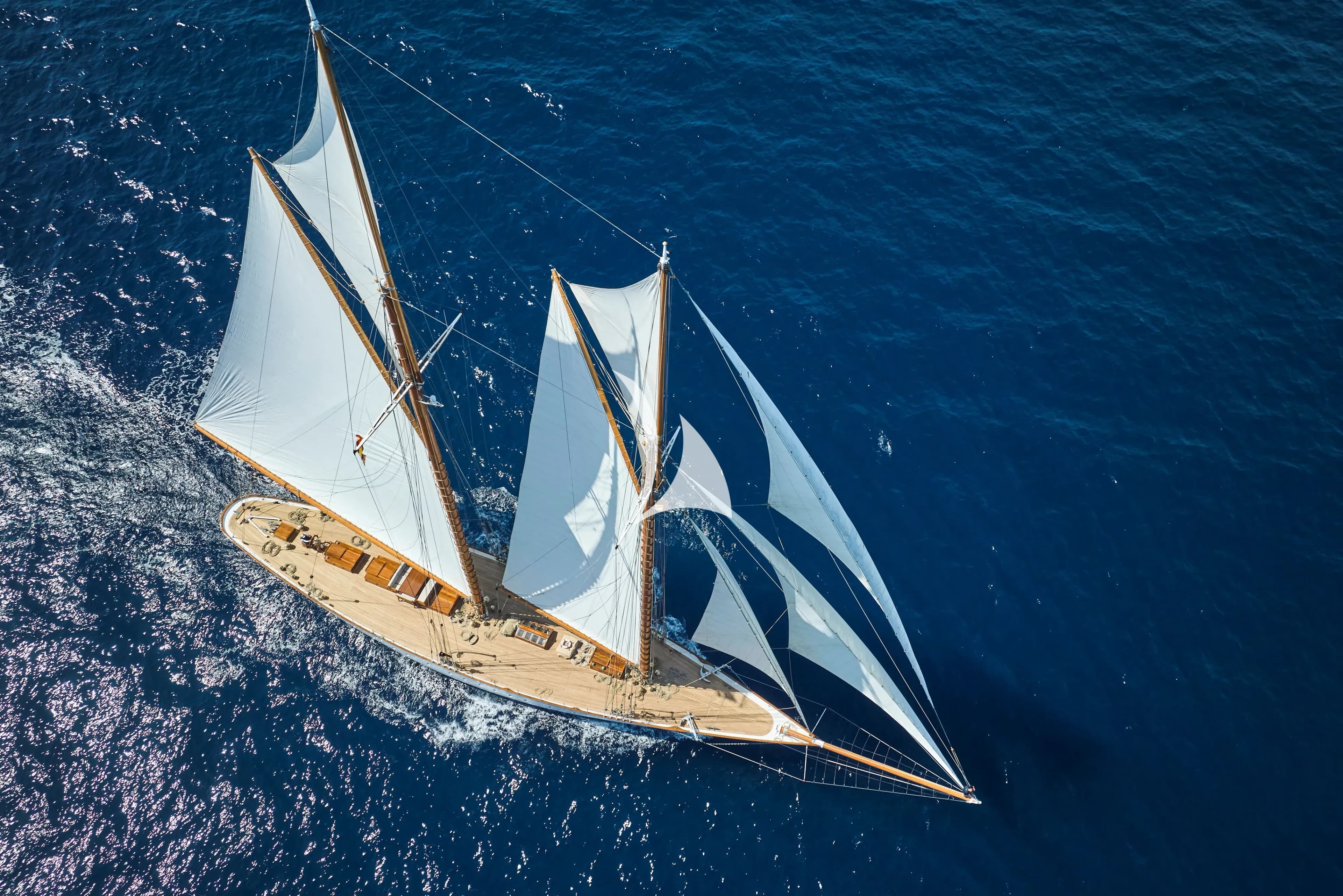 ELENA of LONDON – Exterior