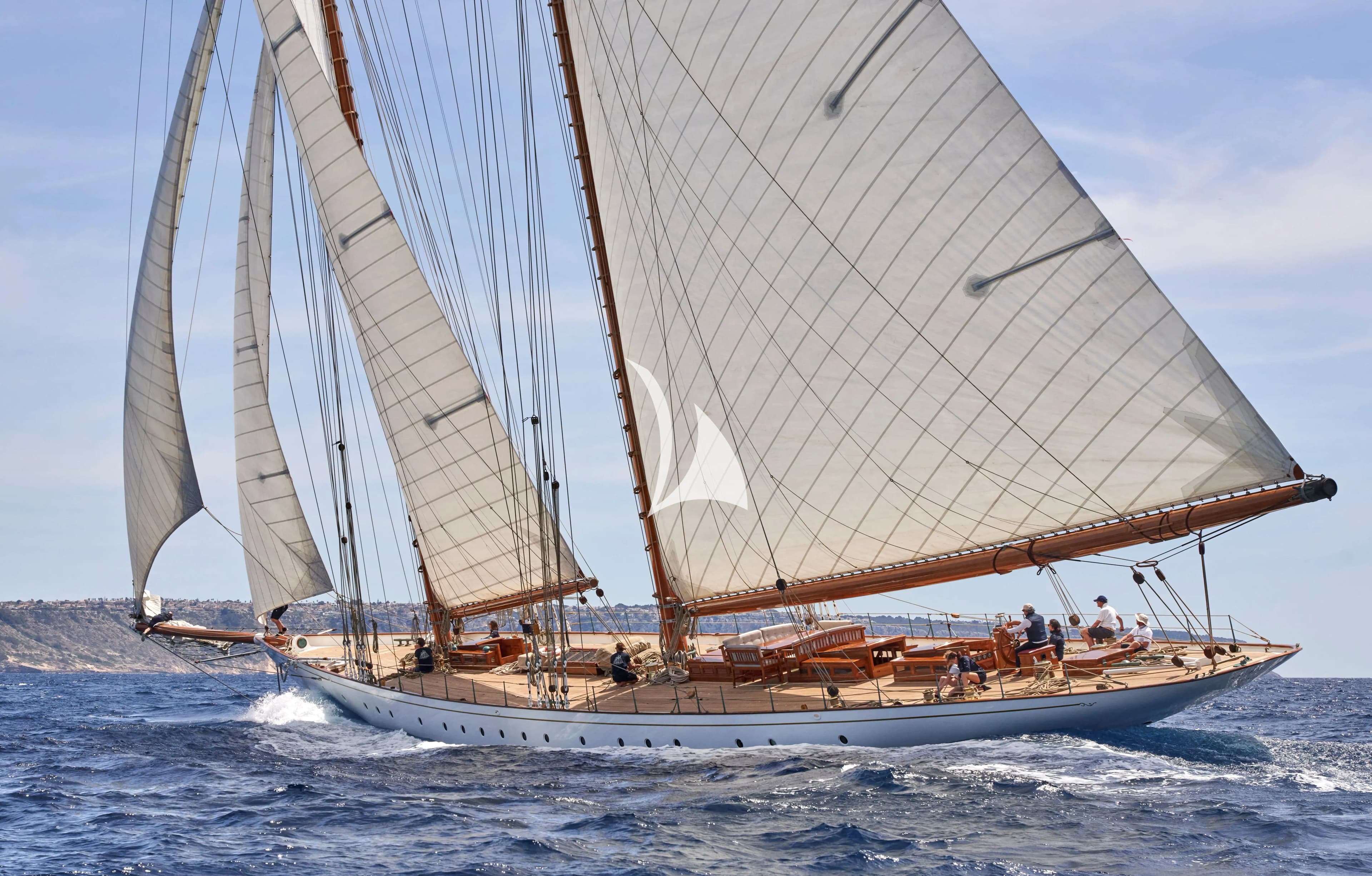 ELENA of LONDON – Exterior
