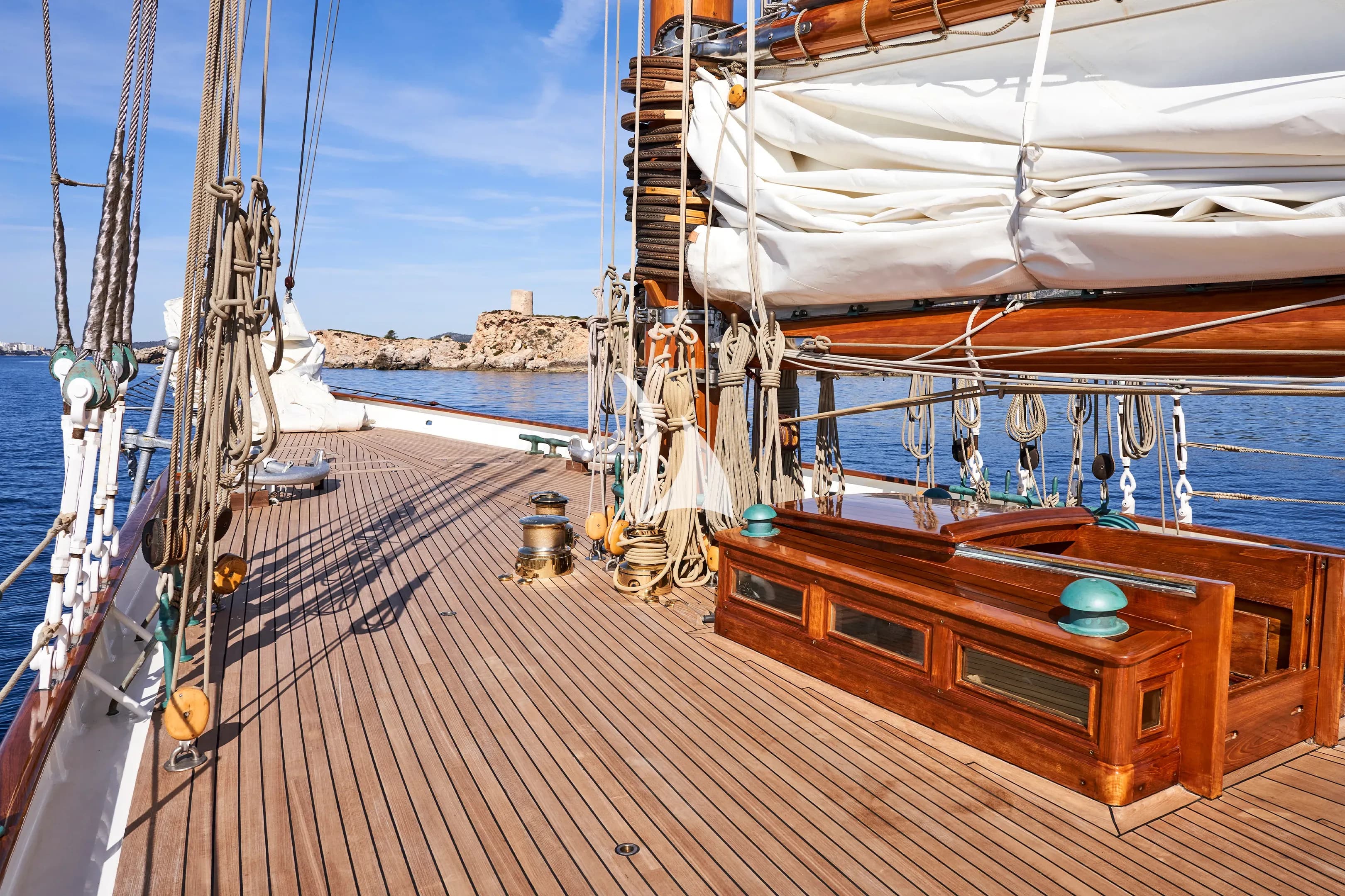 ELENA of LONDON – Exterior