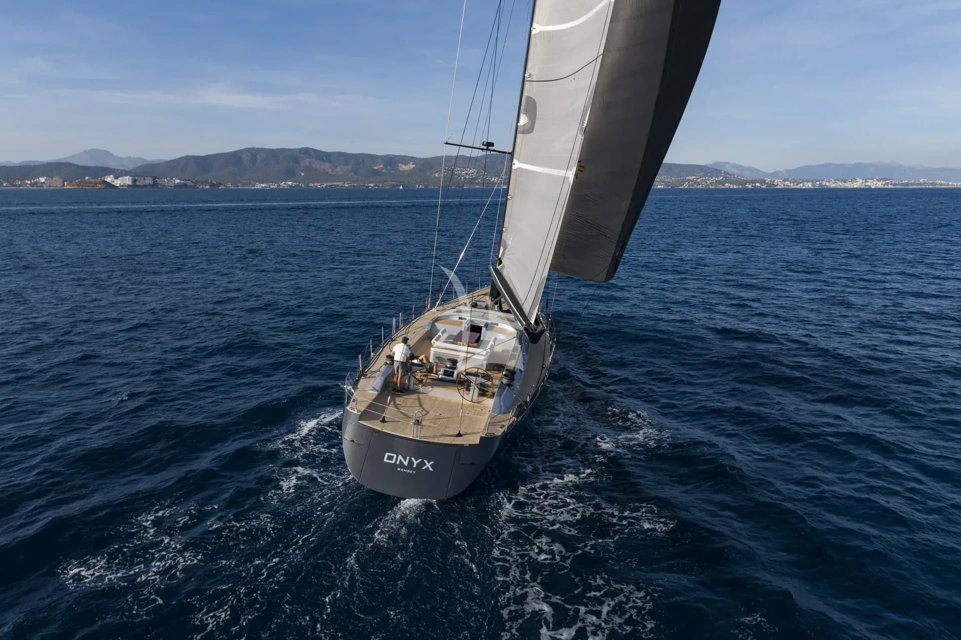 ONYX – Exterior