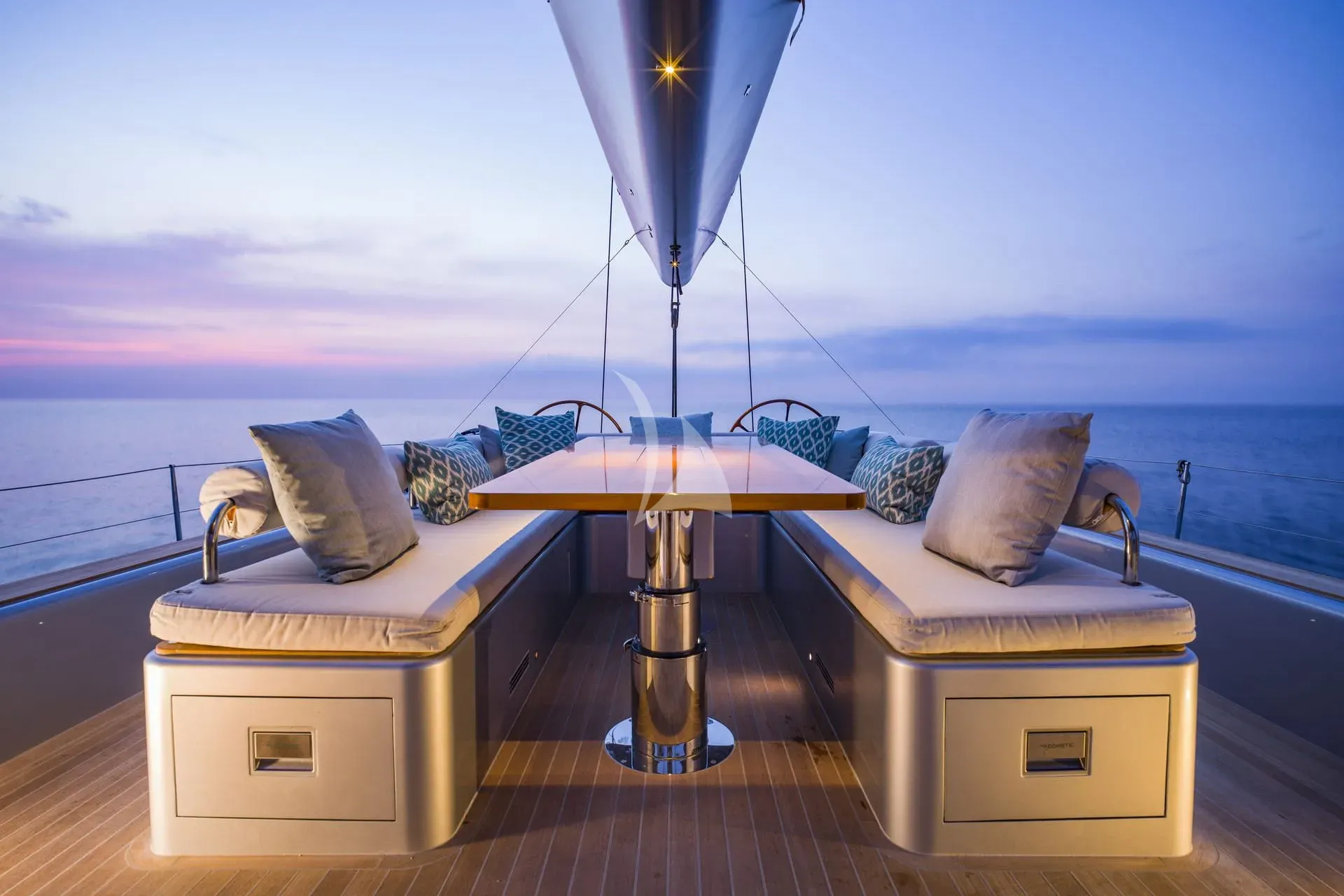 ONYX – Exterior