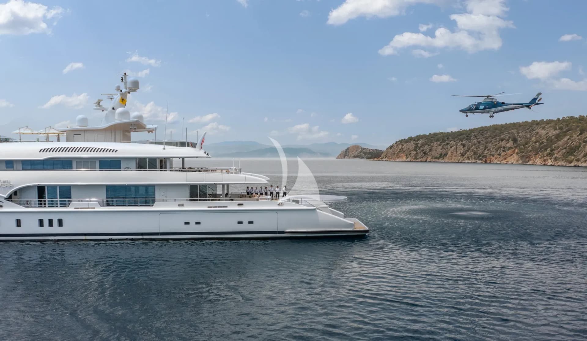 LADY VERA – Exterior