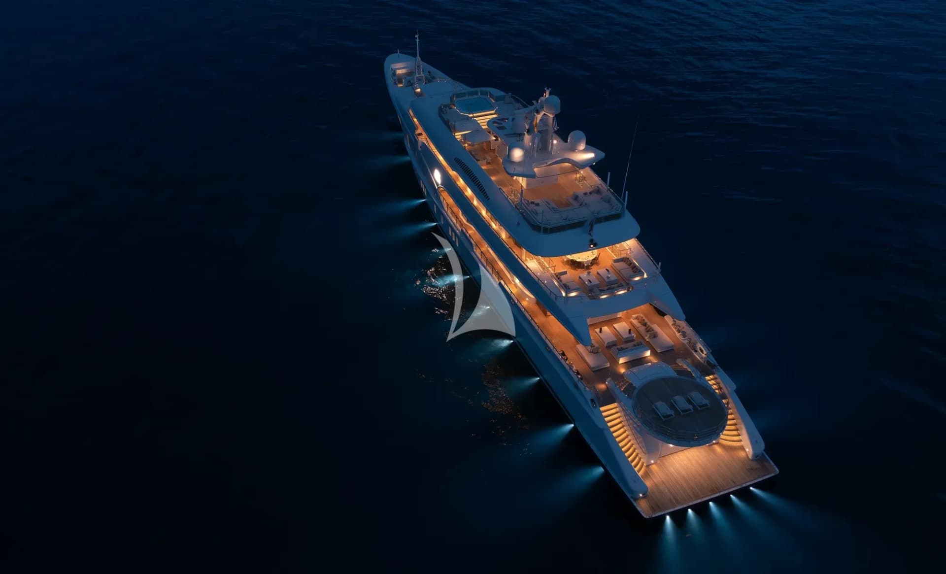 LADY VERA – Exterior