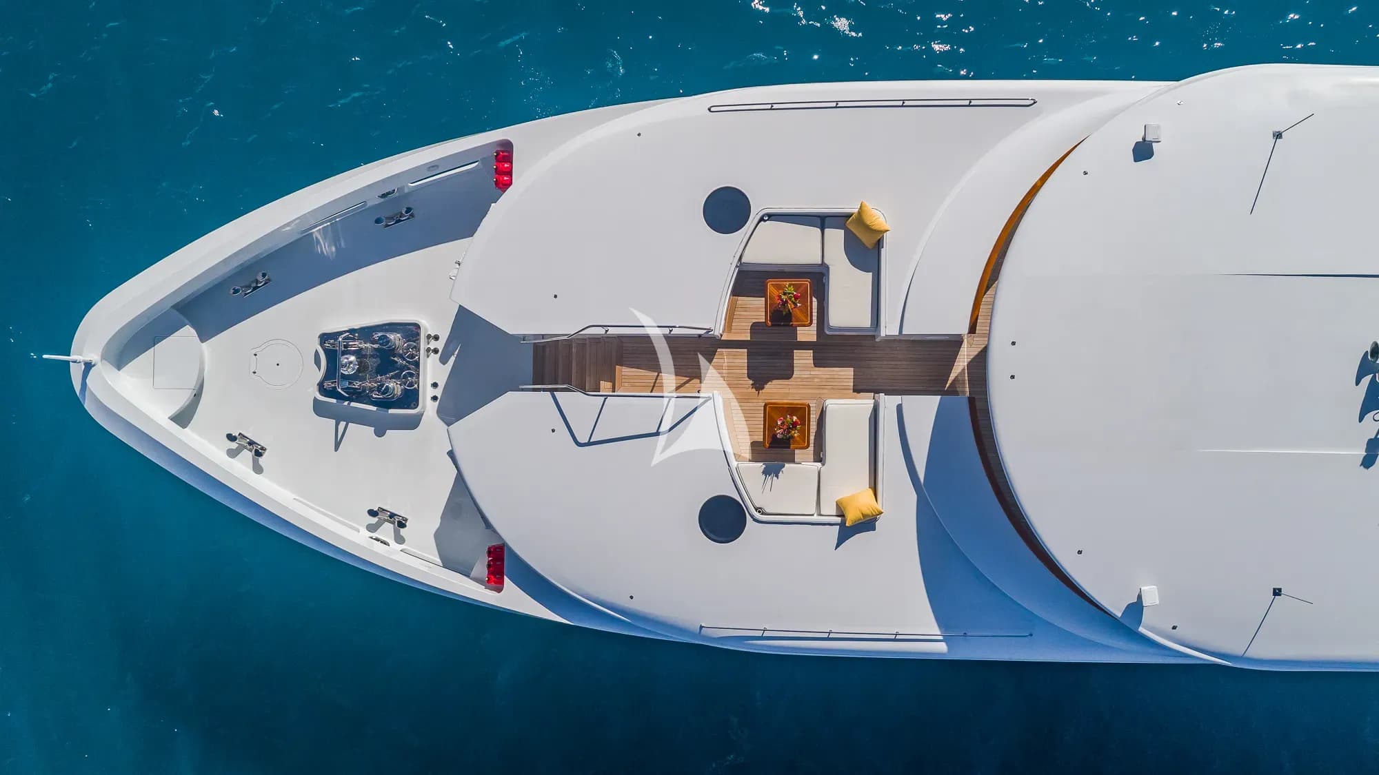 KING OF FUN – Exterior