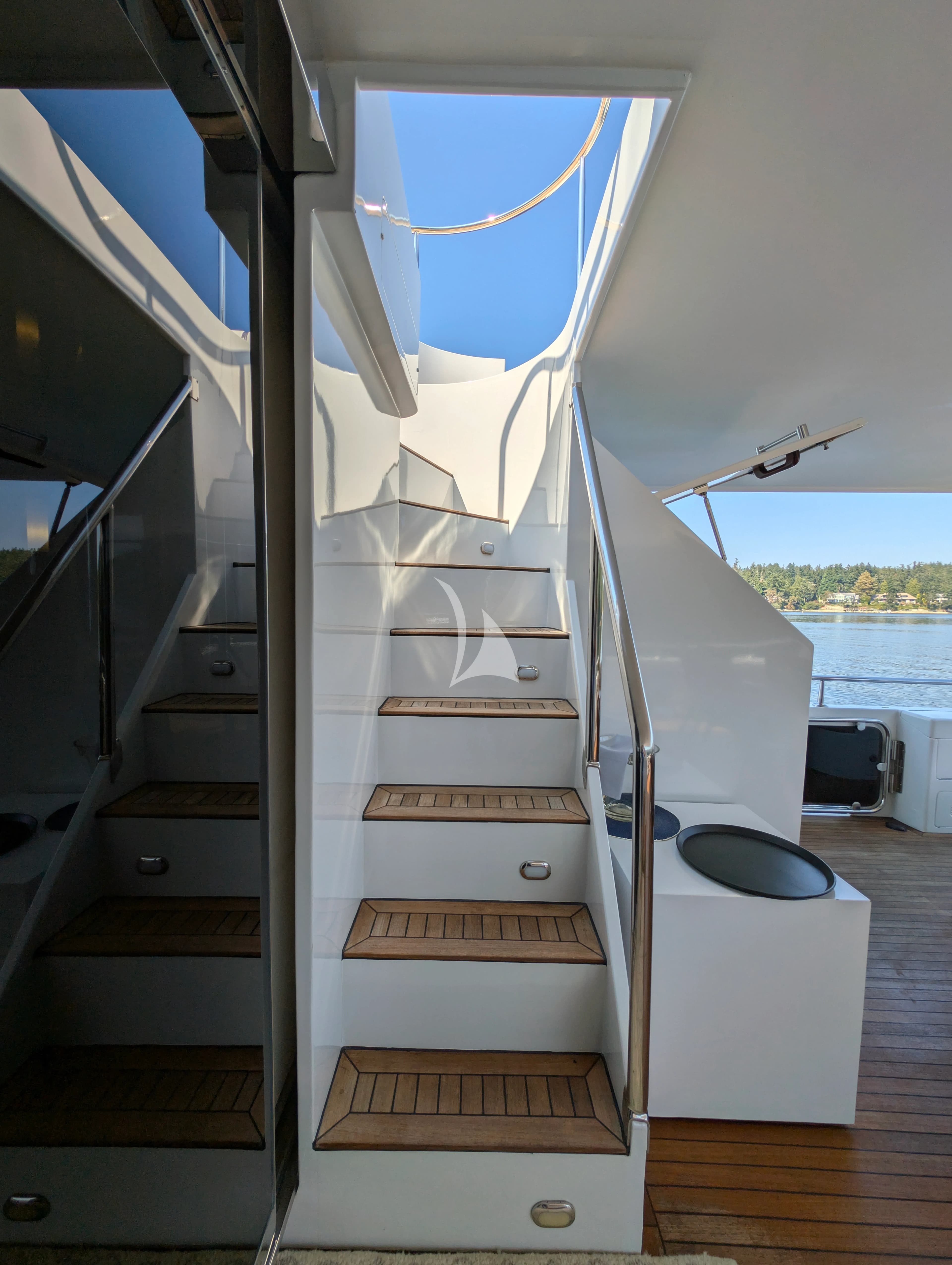 A GREAT ESCAPE – Exterior