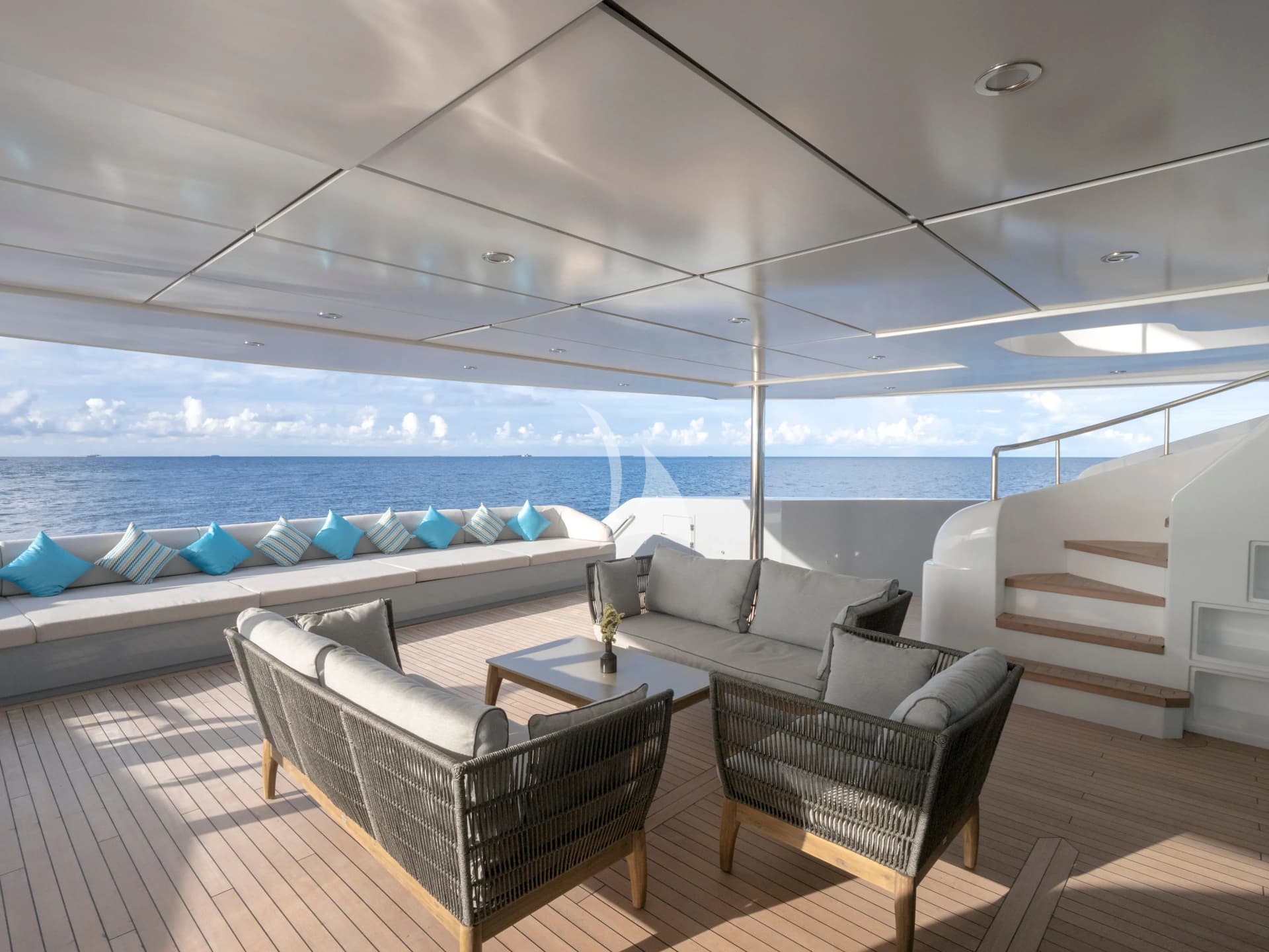 SEAREX – Exterior