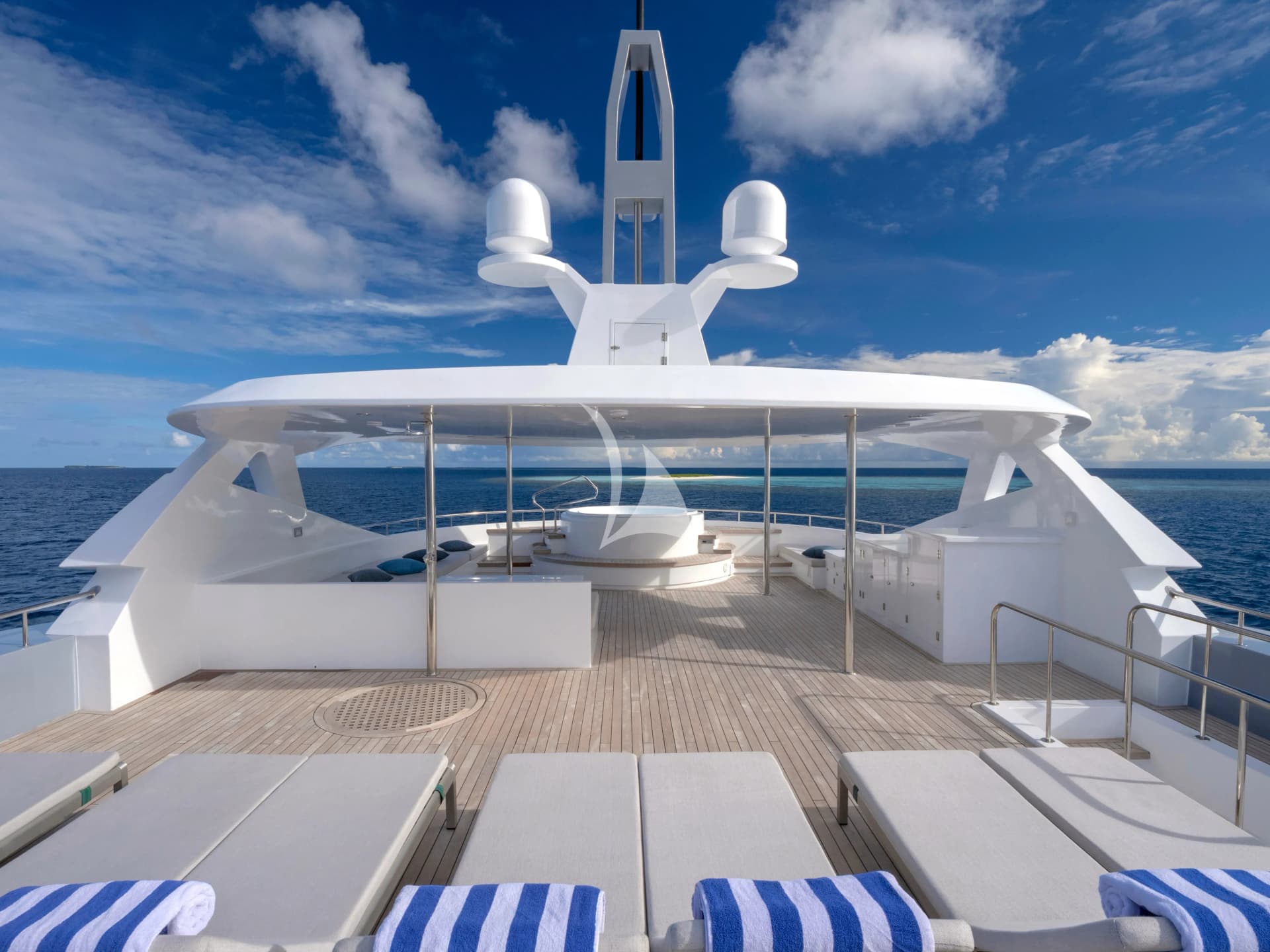 SEAREX – Exterior