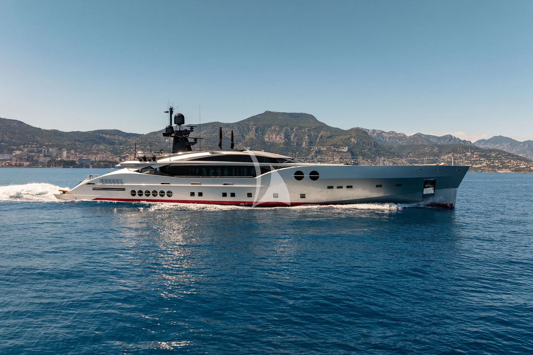 DB9 – Palmer Johnson