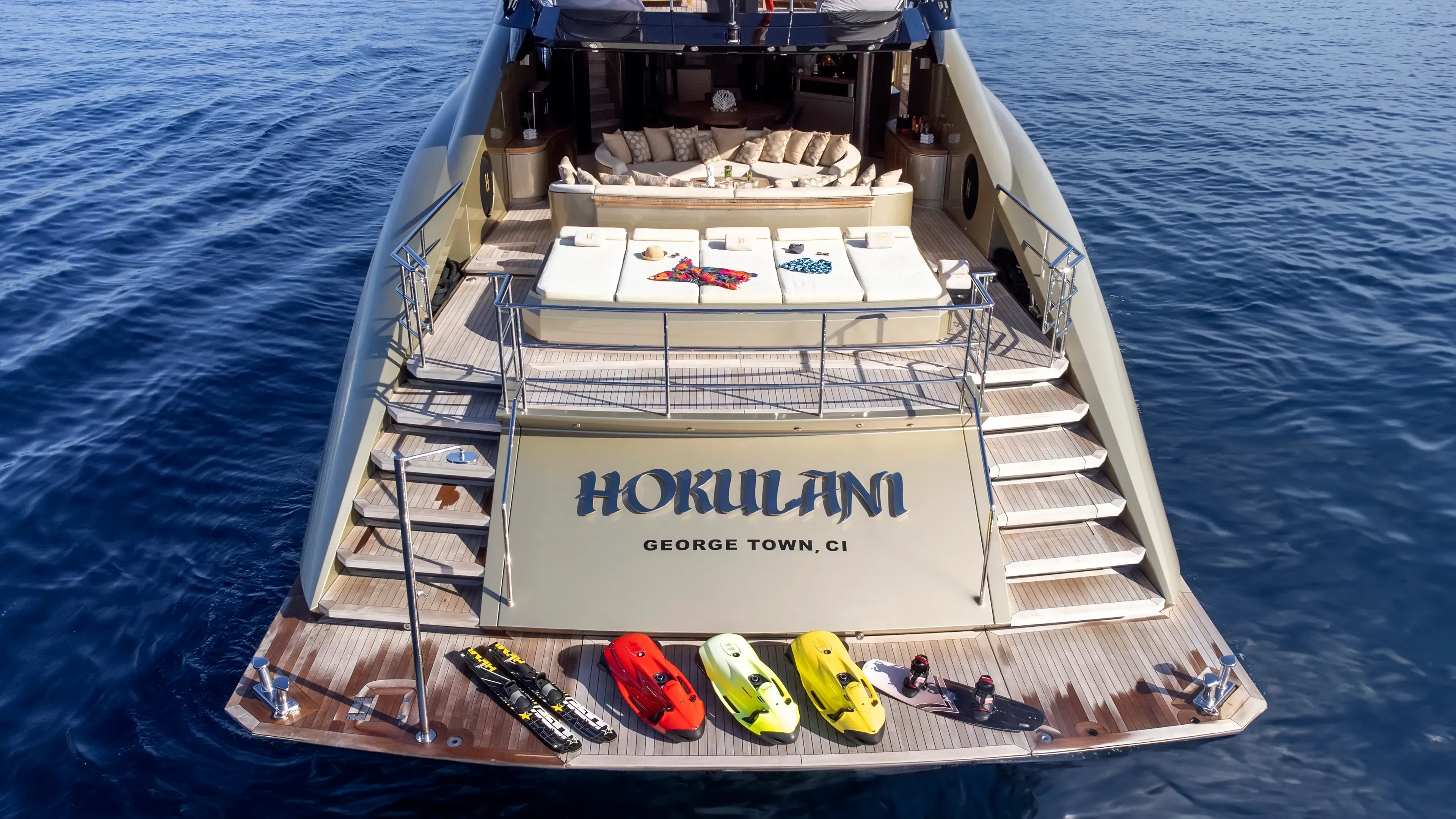 HOKULANI – Exterior