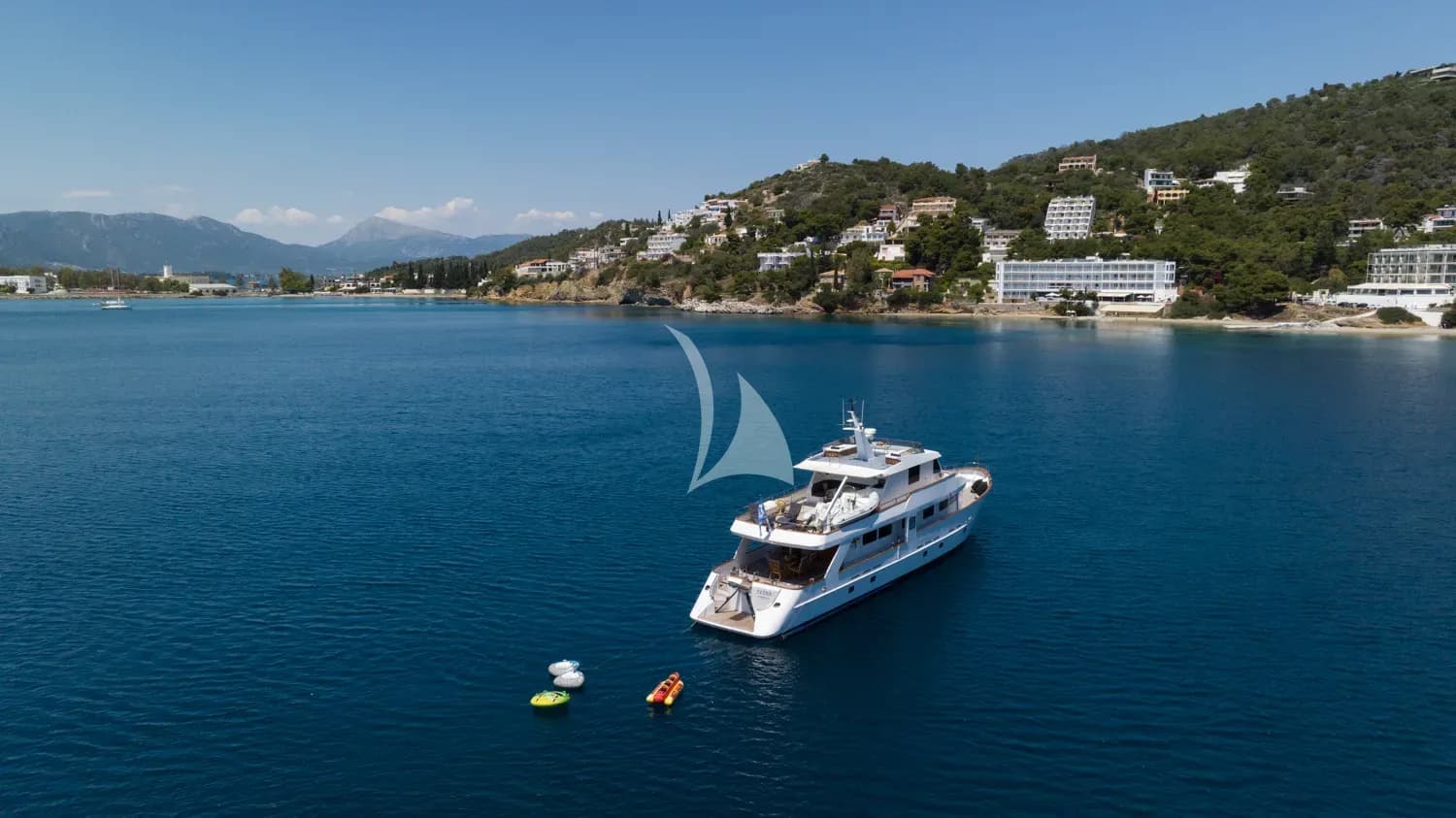 ELENA – Exterior