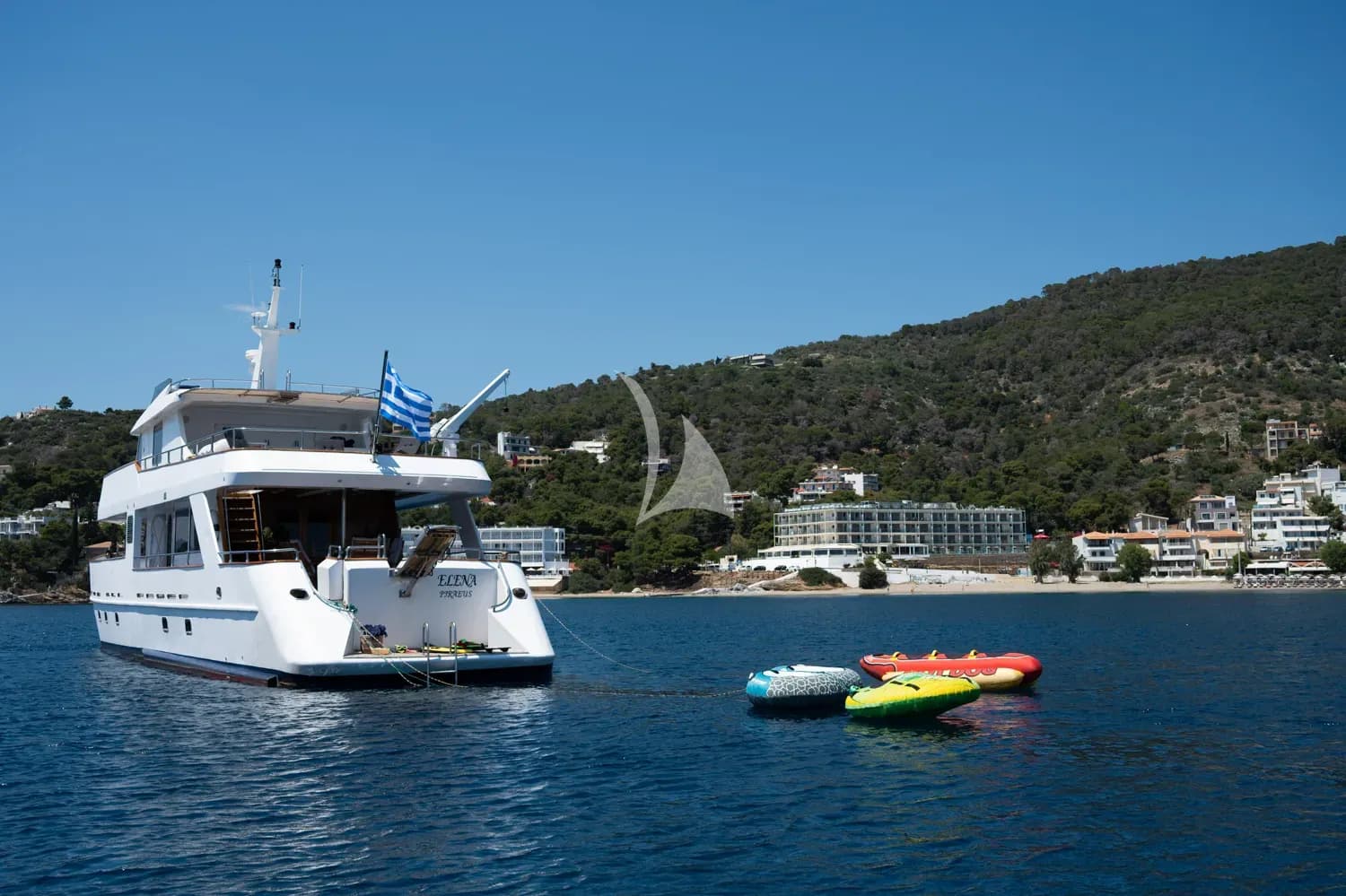 ELENA – Exterior