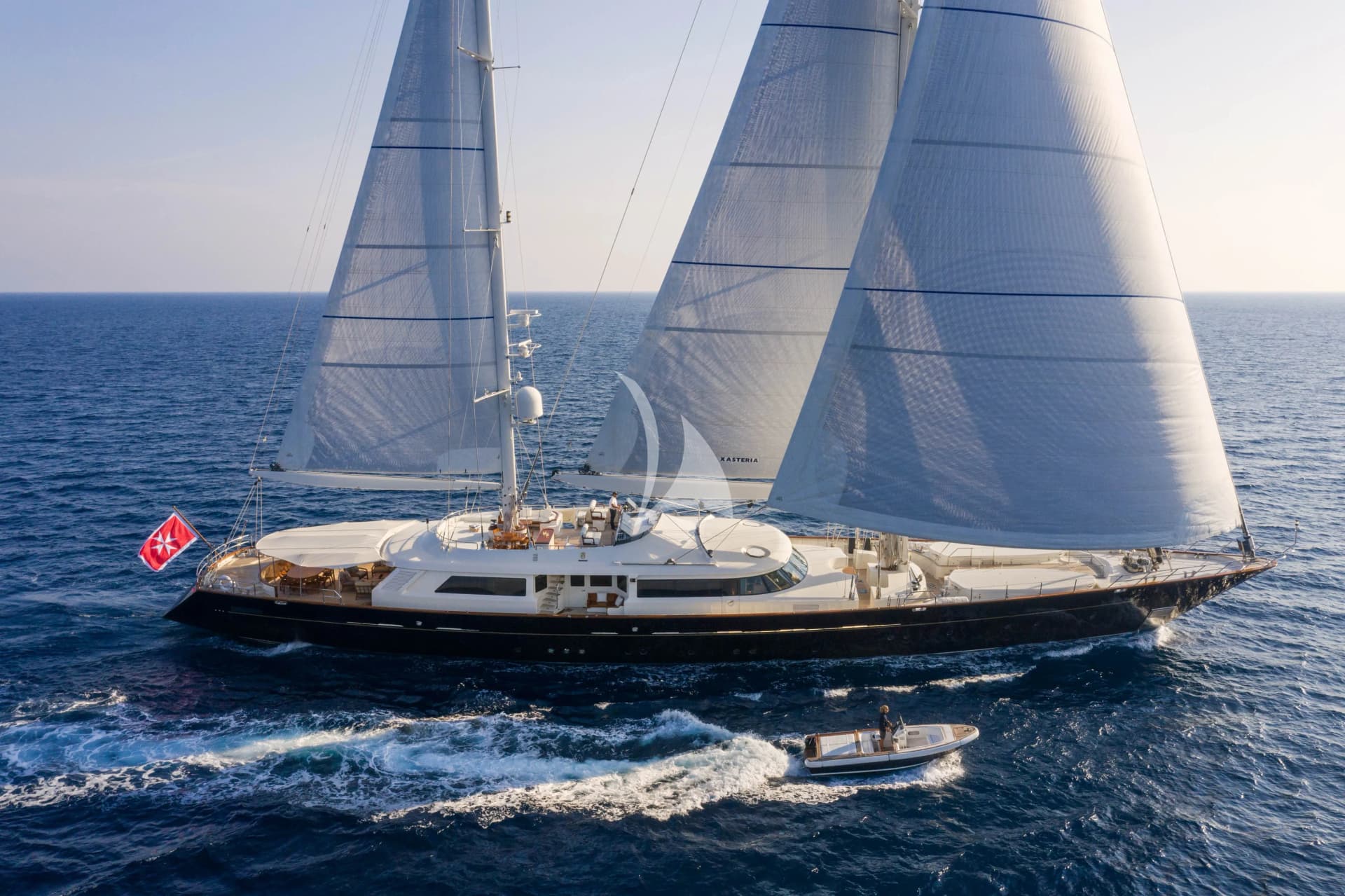 XASTERIA – Exterior