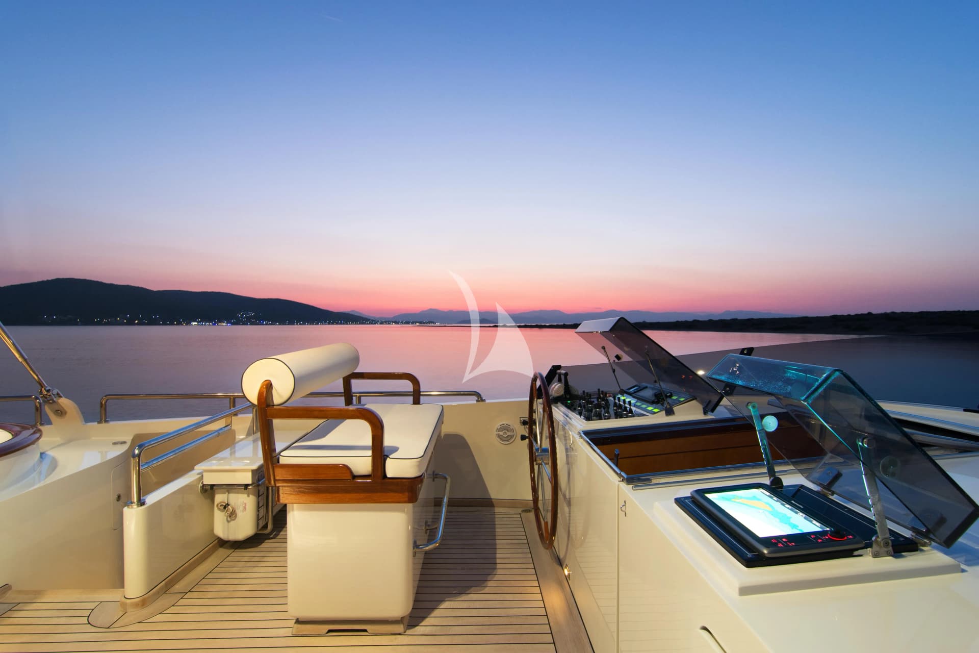XASTERIA – Exterior